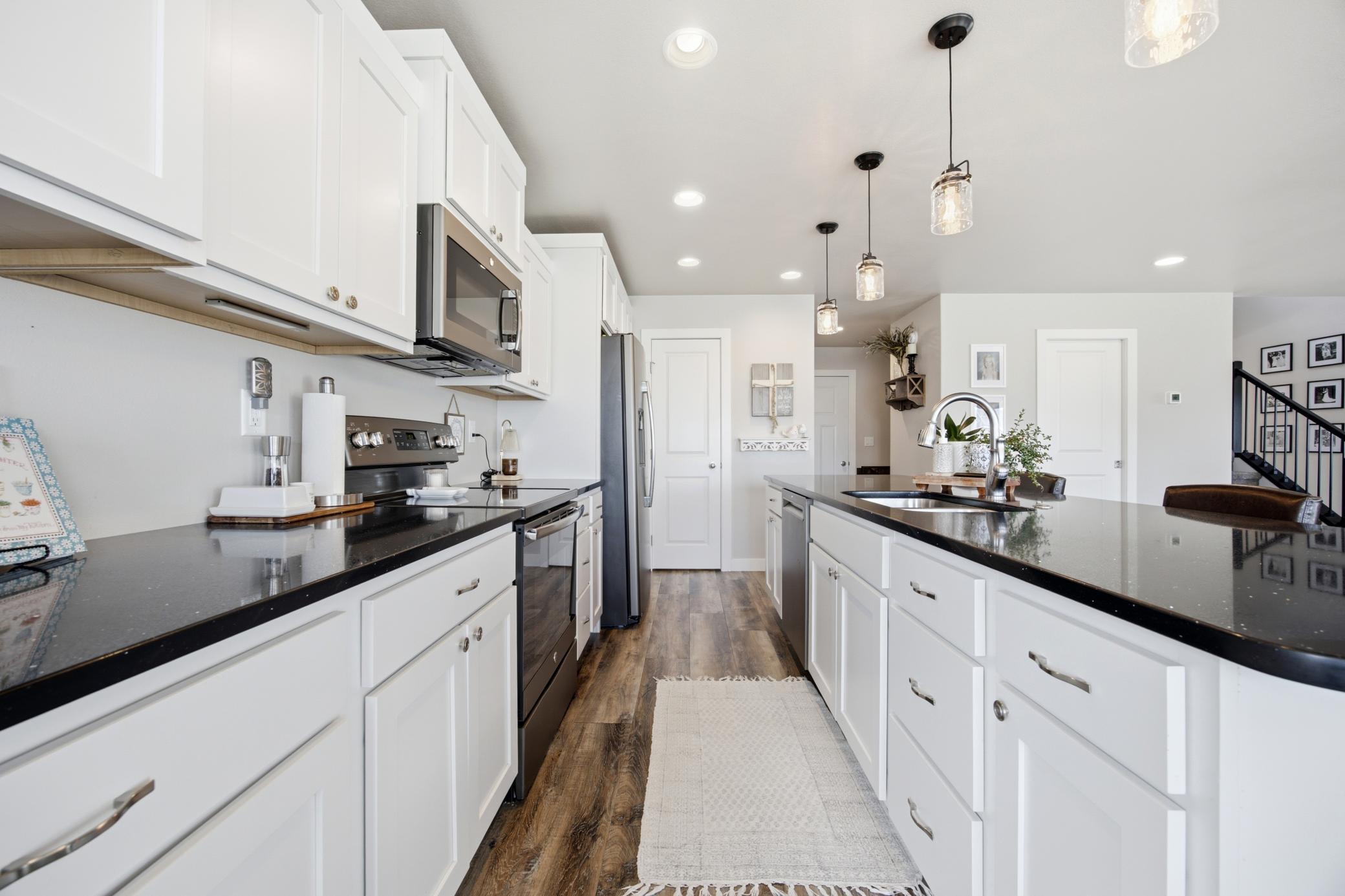 504 6th Street E Property Photo 13