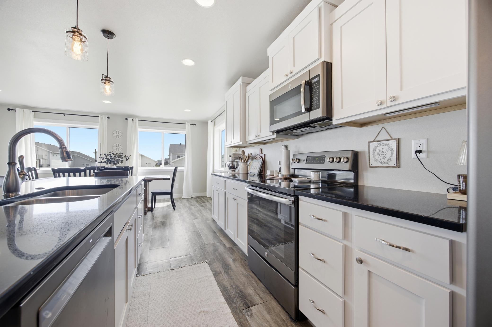 504 6th Street E Property Photo 14