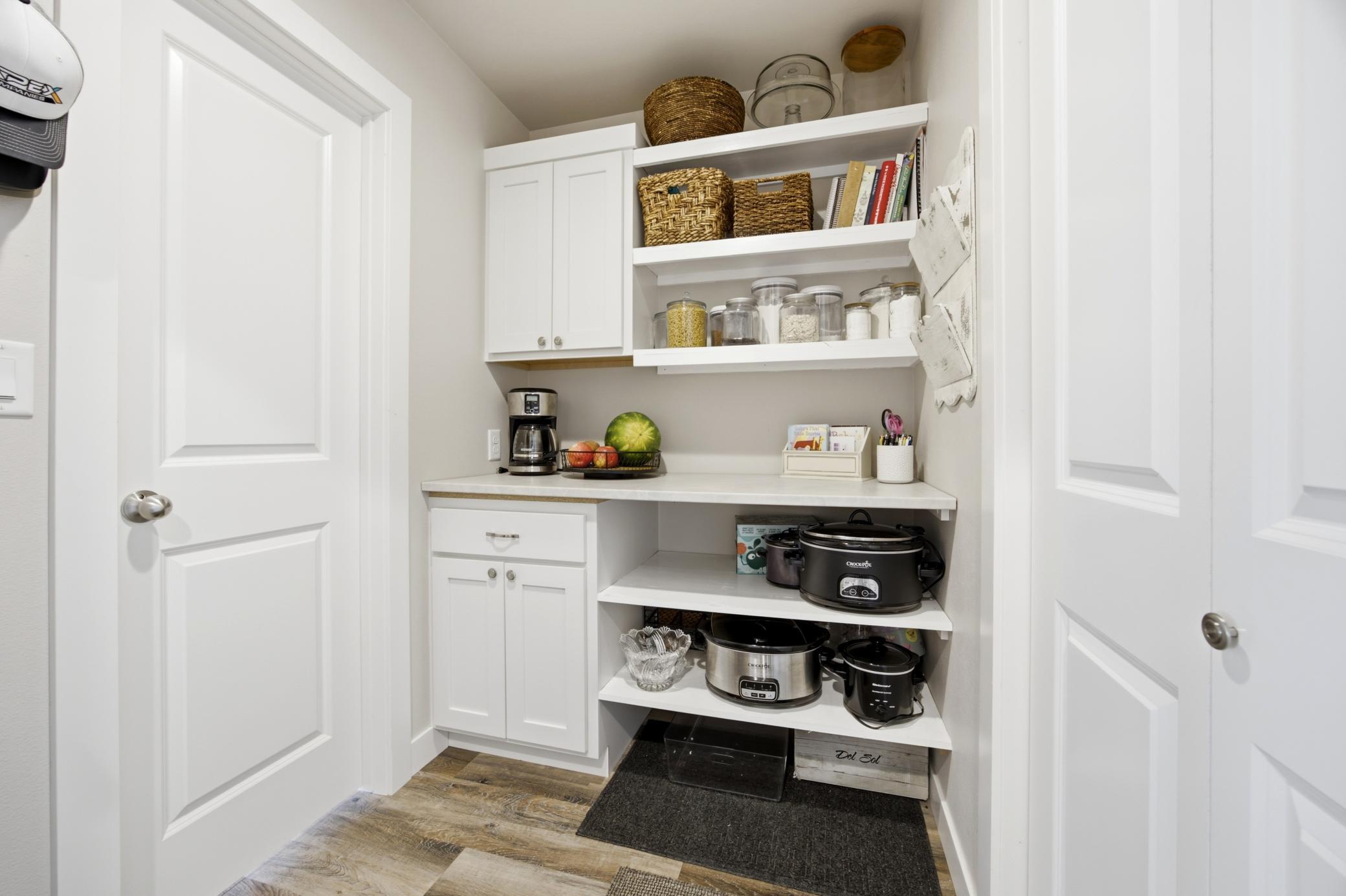 504 6th Street E Property Photo 15