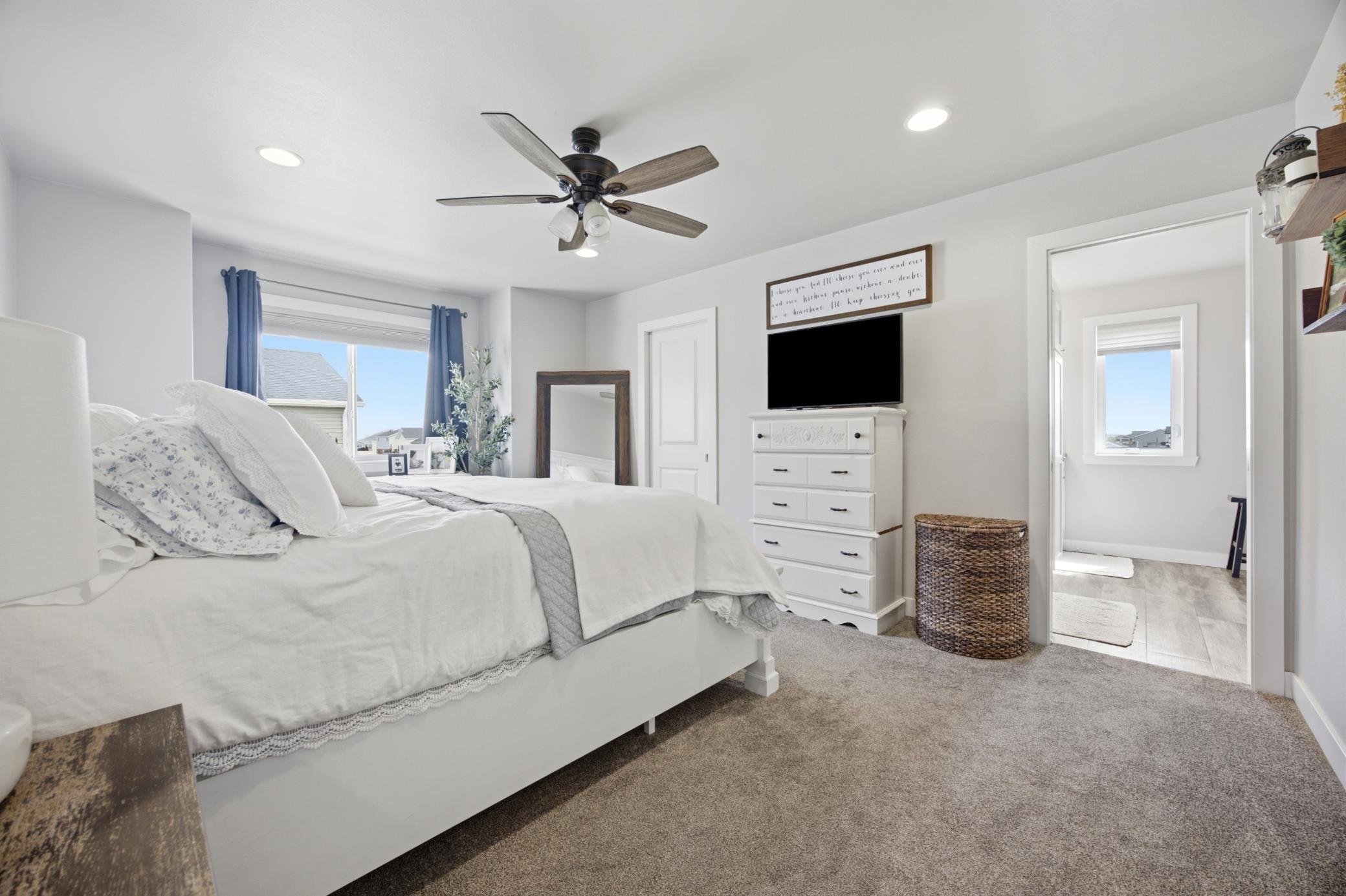 504 6th Street E Property Photo 17