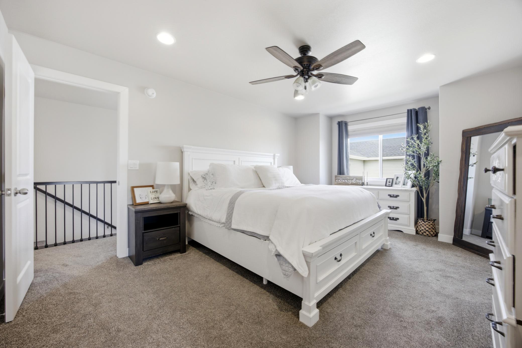 504 6th Street E Property Photo 18