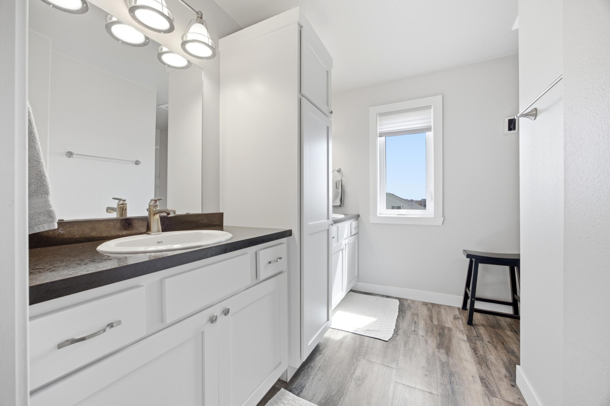 504 6th Street E Property Photo 19
