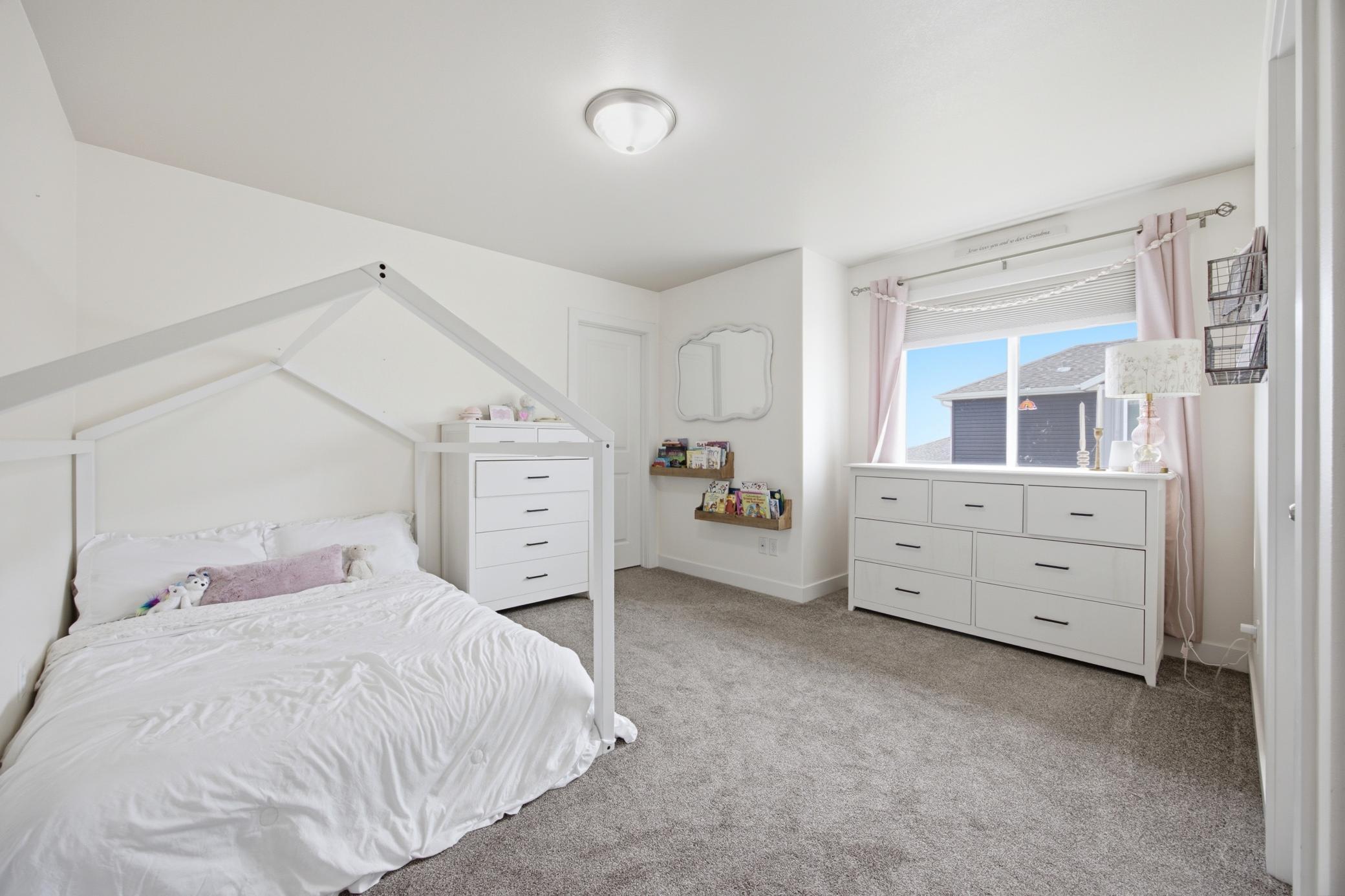 504 6th Street E Property Photo 22