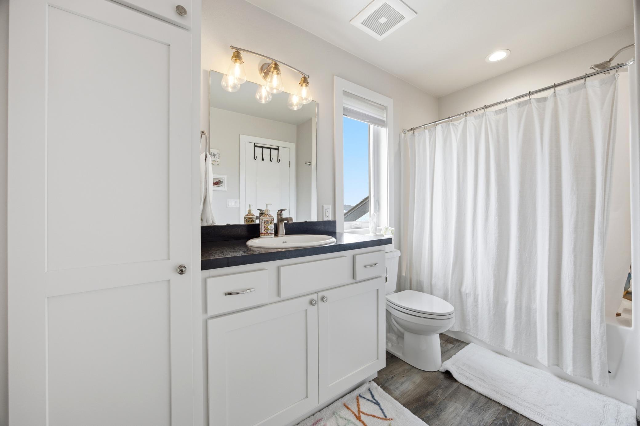 504 6th Street E Property Photo 24