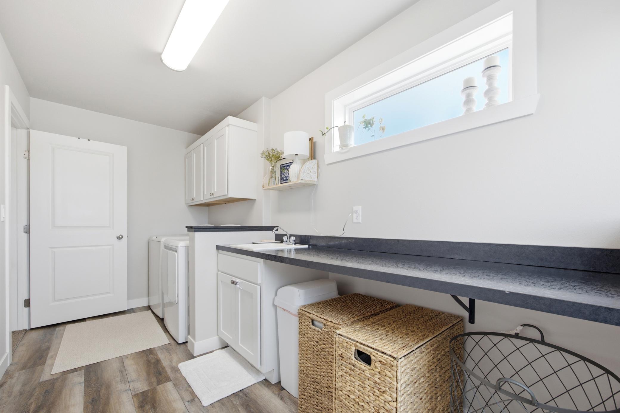 504 6th Street E Property Photo 26