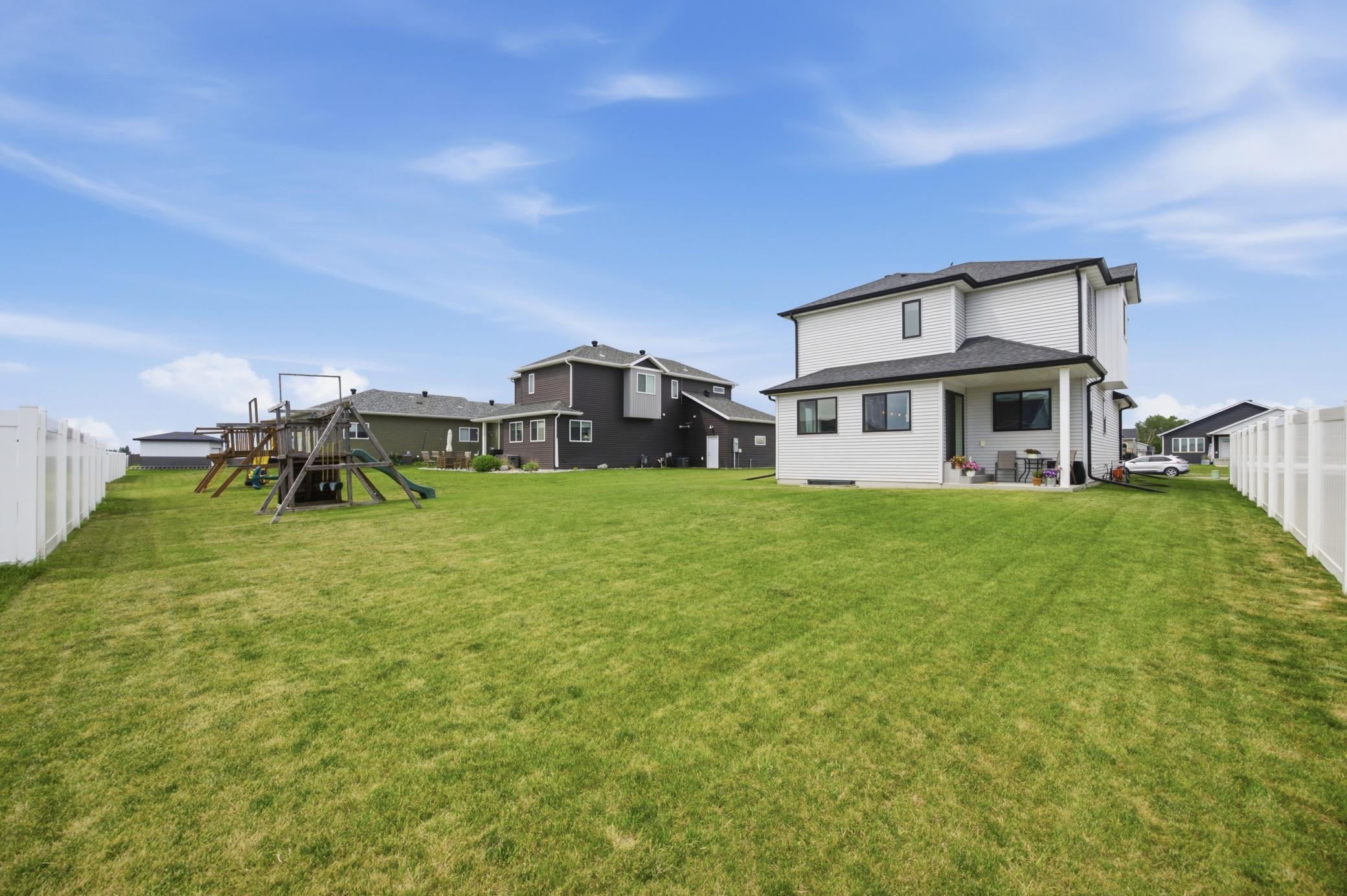 504 6th Street E Property Photo 39