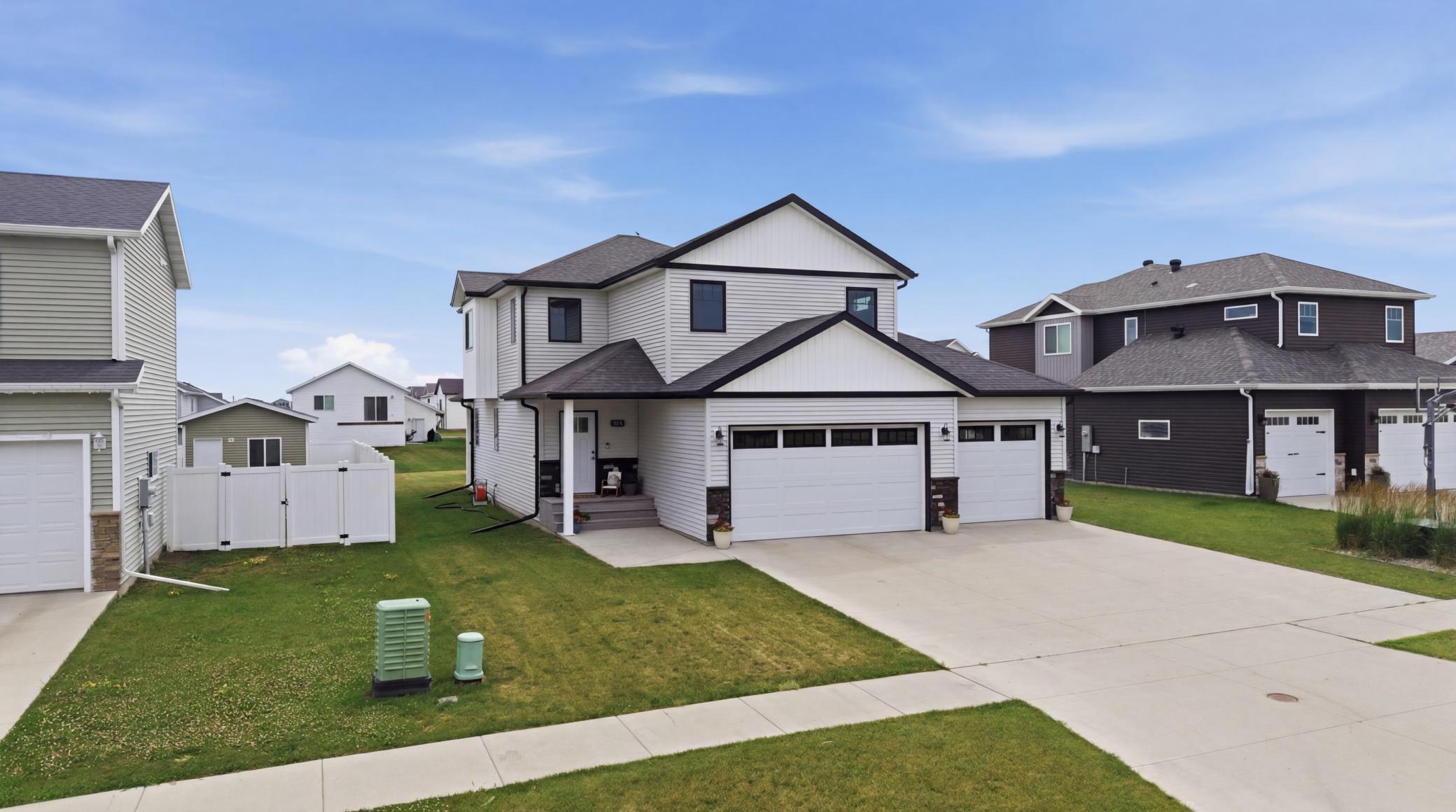 504 6th Street E Property Photo 45