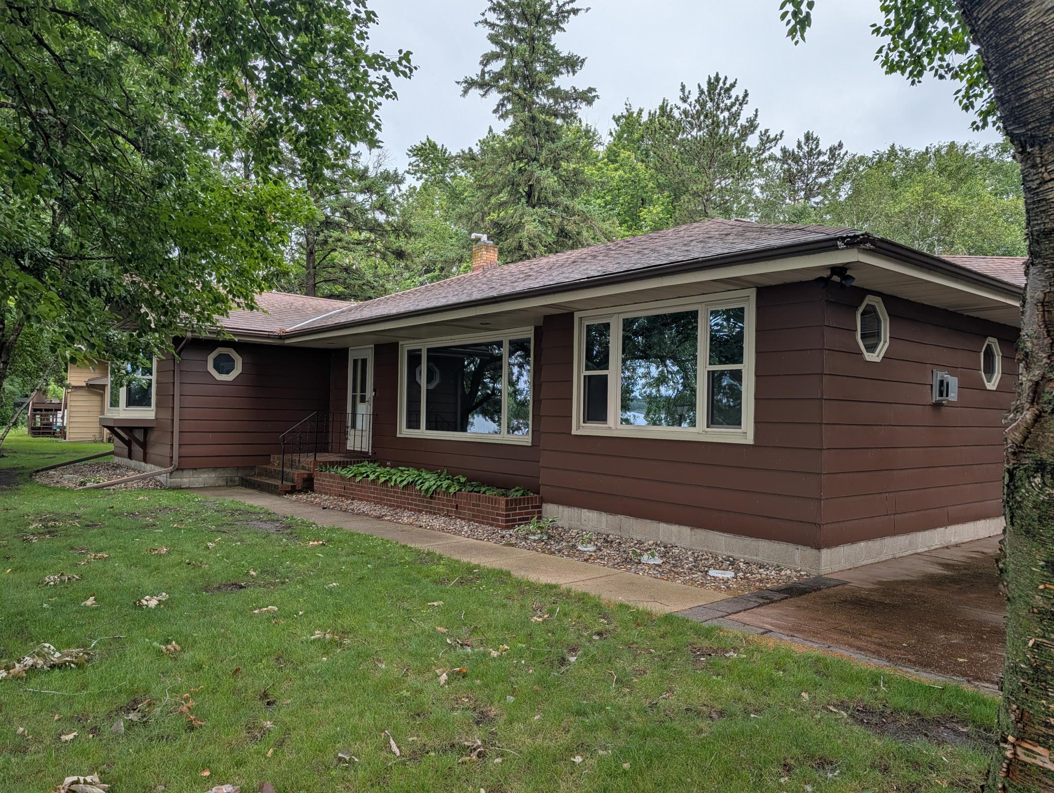 2113 Country Club Drive Ne Property Photo 1