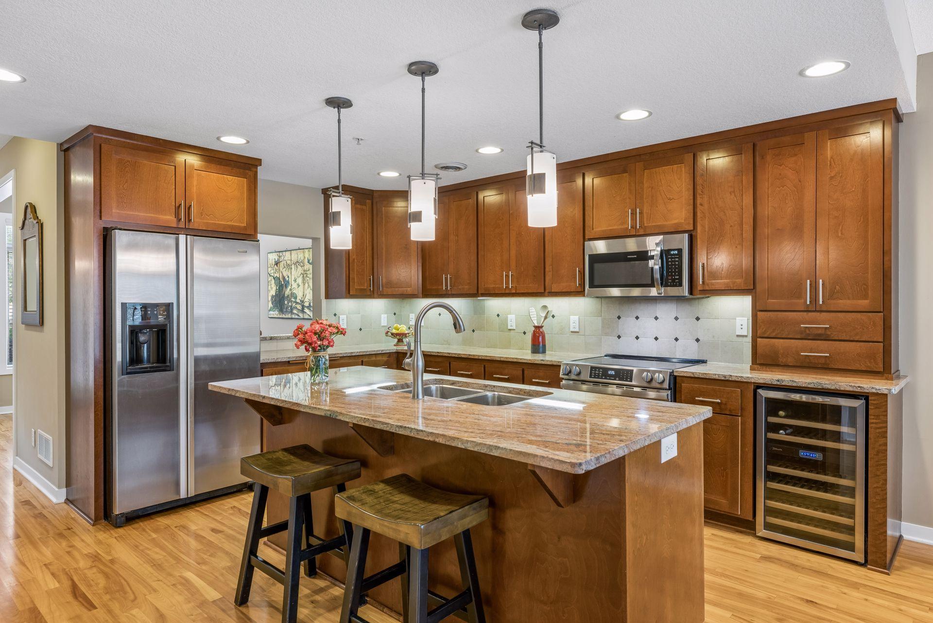 519 Willoughby Way W Property Photo 8