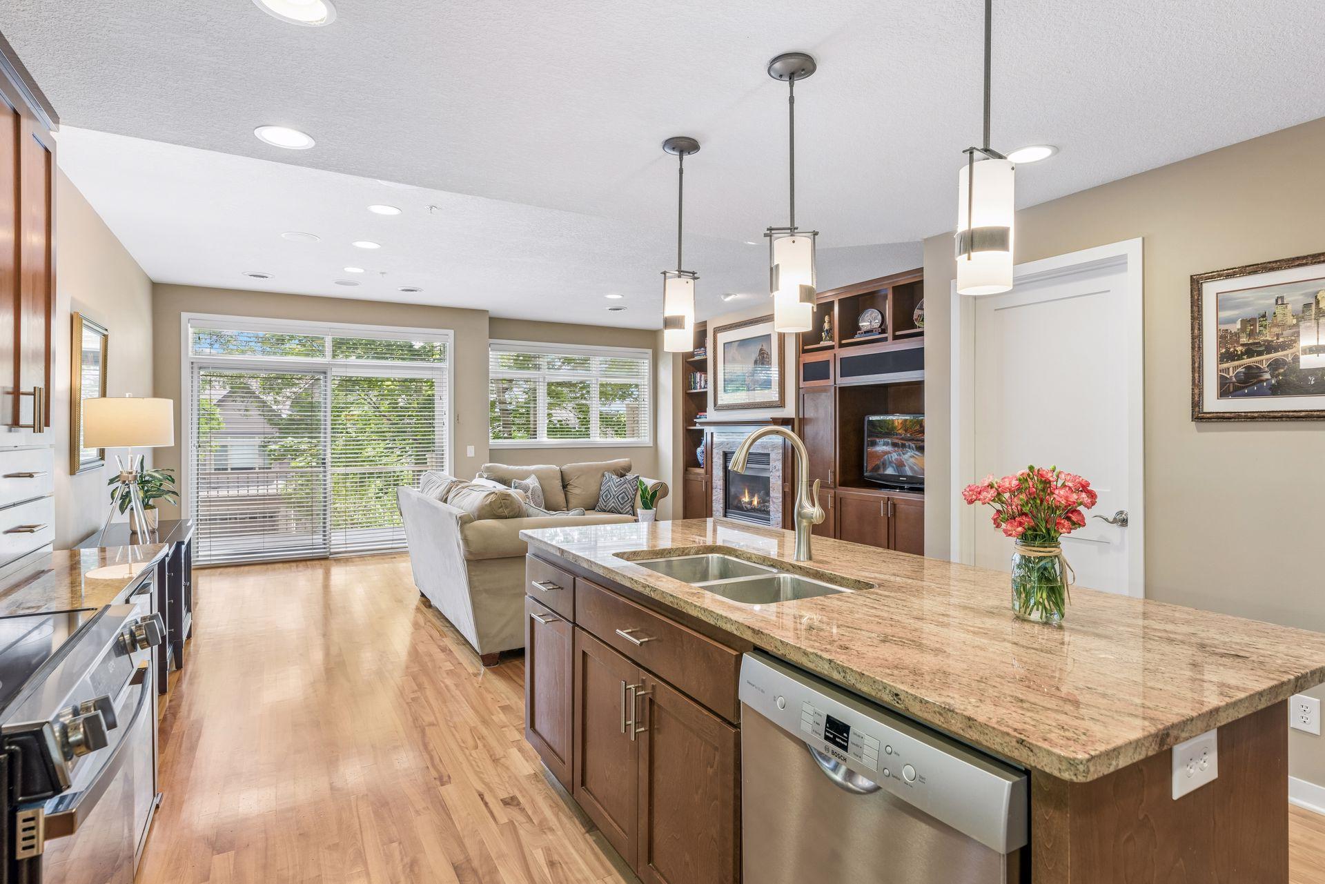 519 Willoughby Way W Property Photo 11