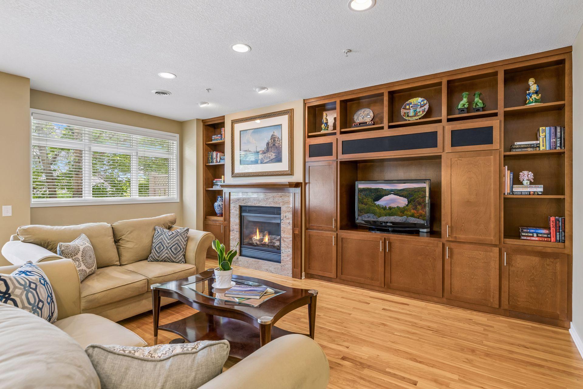 519 Willoughby Way W Property Photo 13