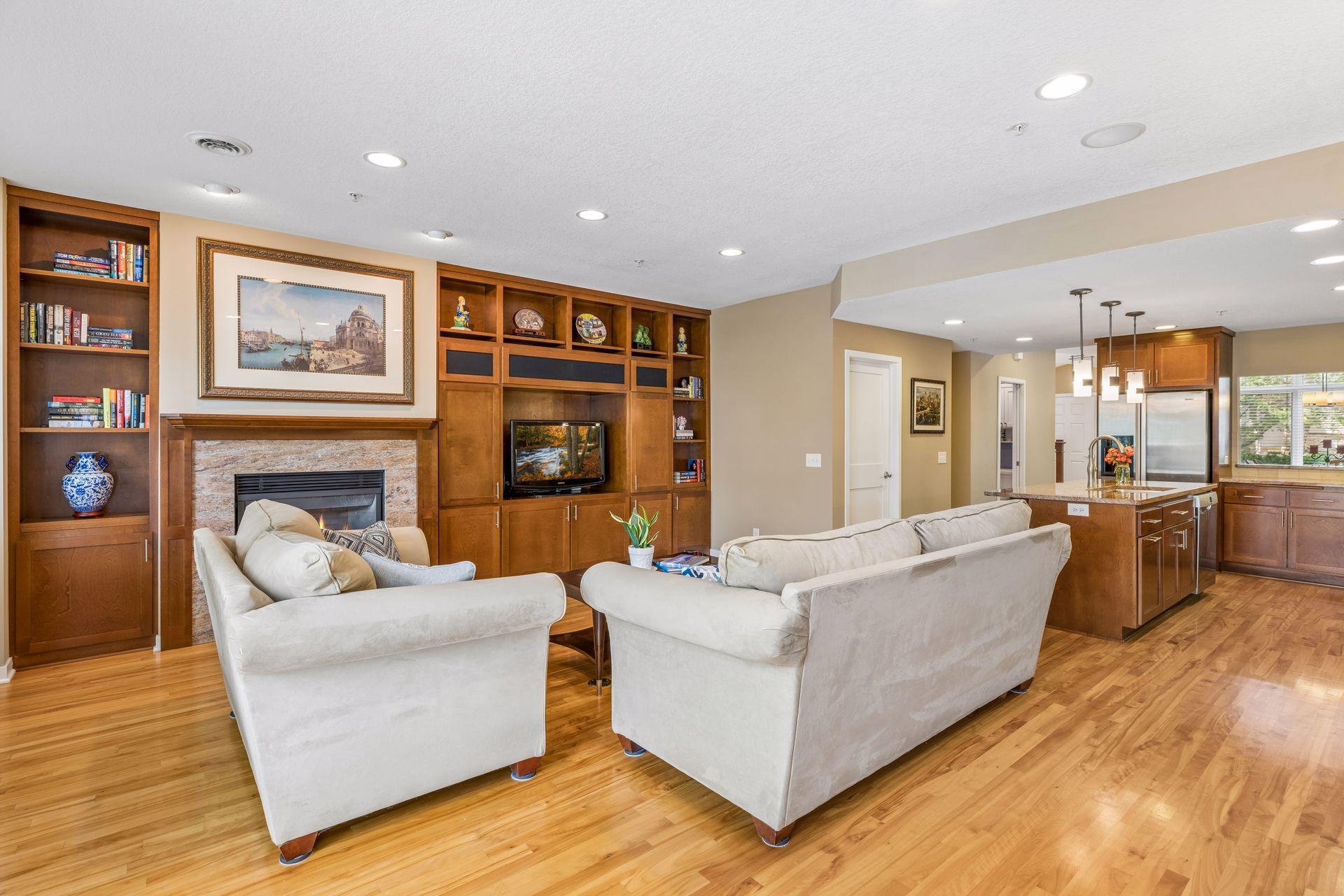 519 Willoughby Way W Property Photo 16
