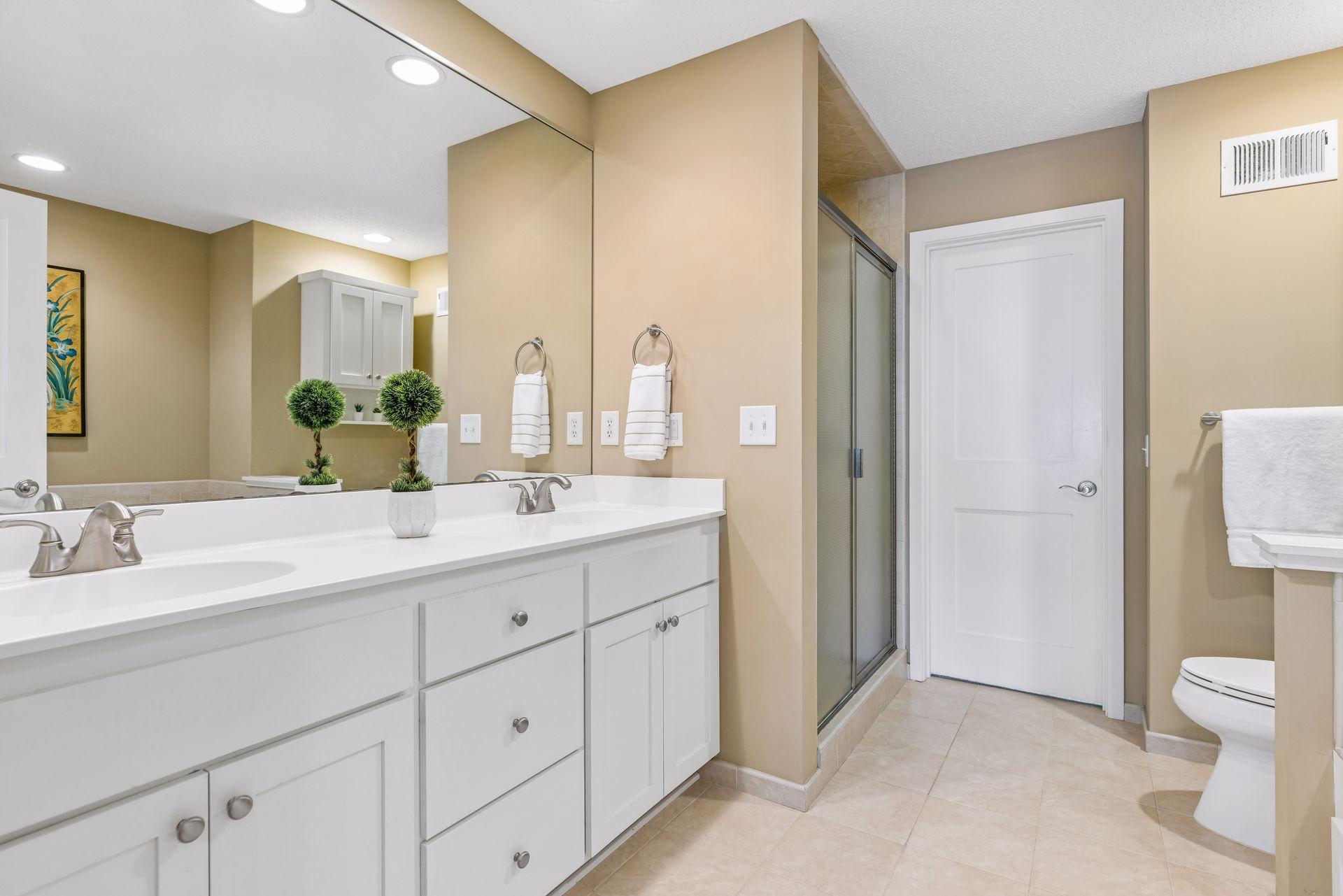 519 Willoughby Way W Property Photo 23