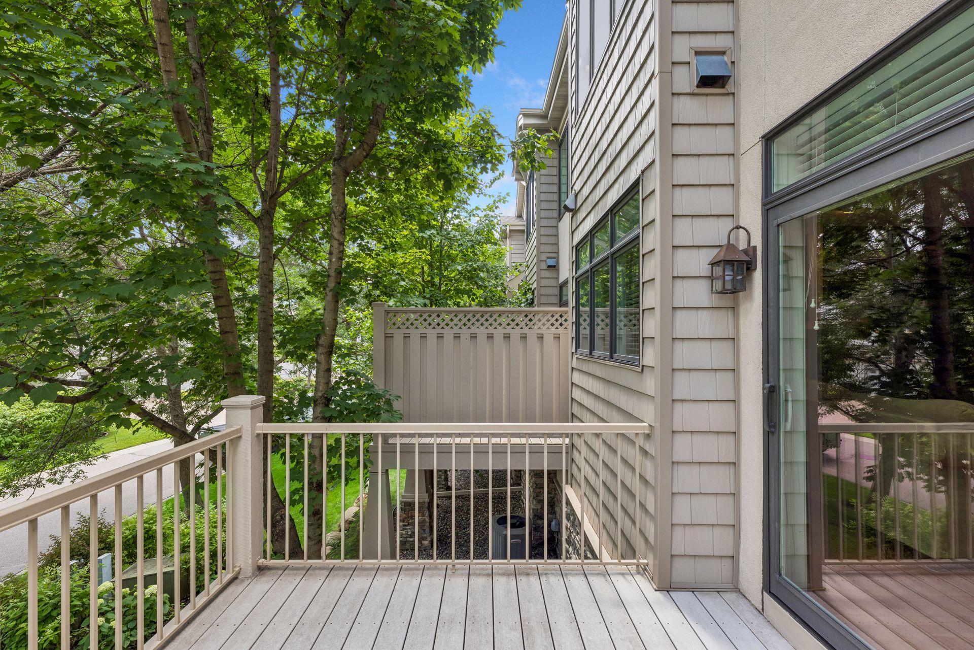 519 Willoughby Way W Property Photo 33