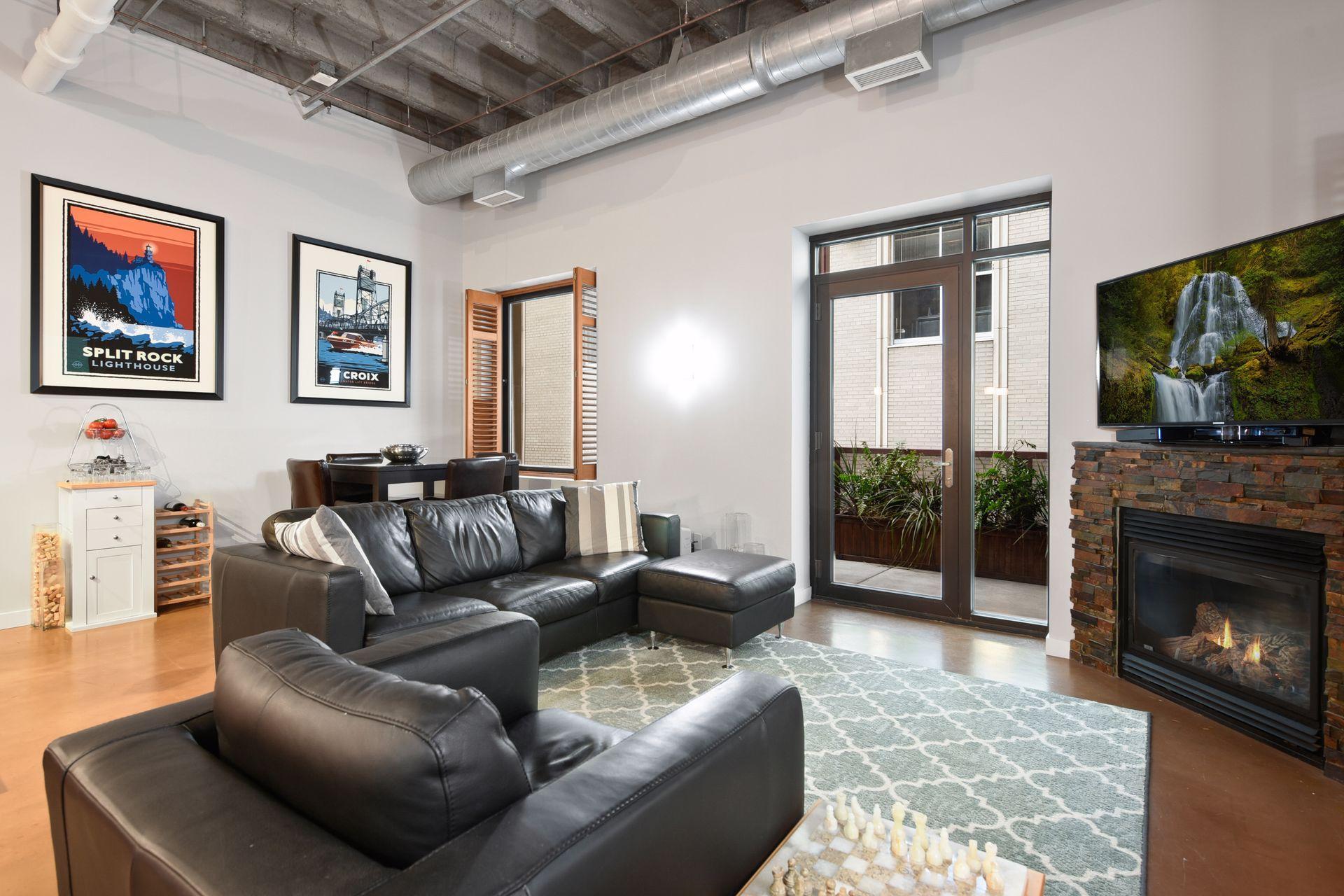 601 Marquette Avenue 604 Property Photo 3