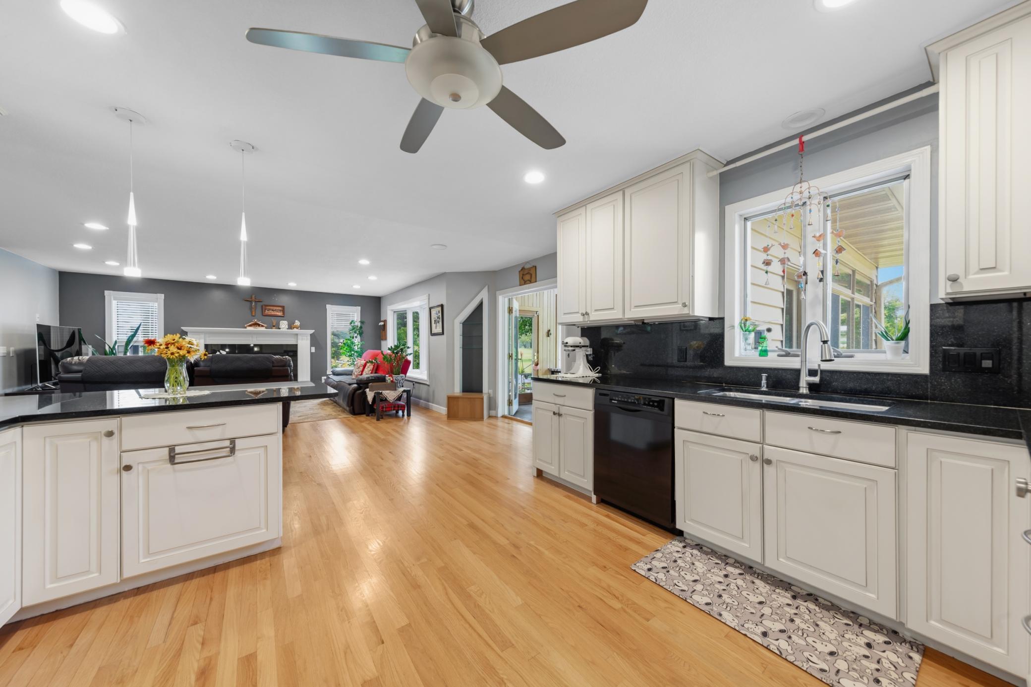 6 Greenhaven Bay Property Photo 7