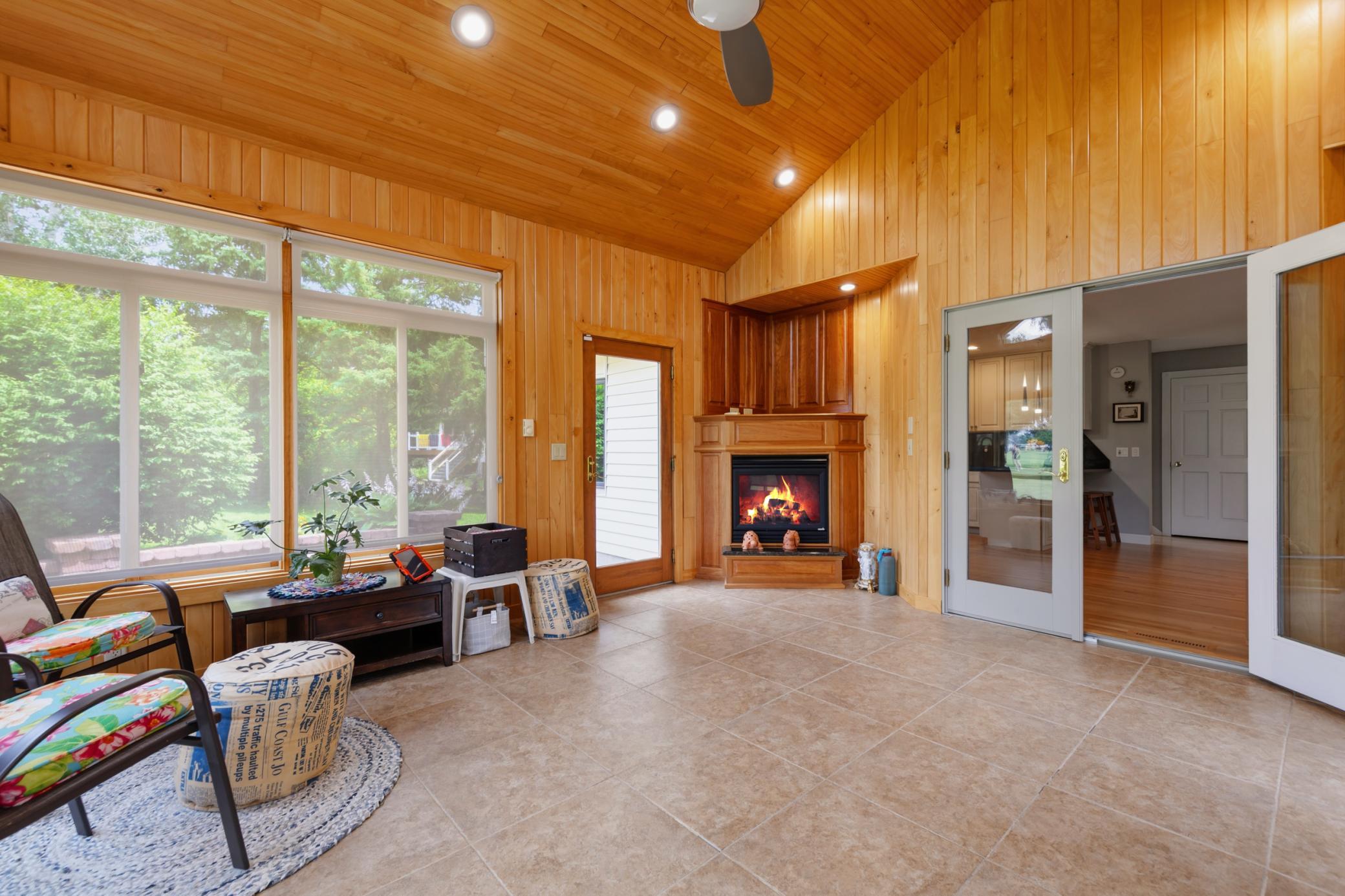 6 Greenhaven Bay Property Photo 16