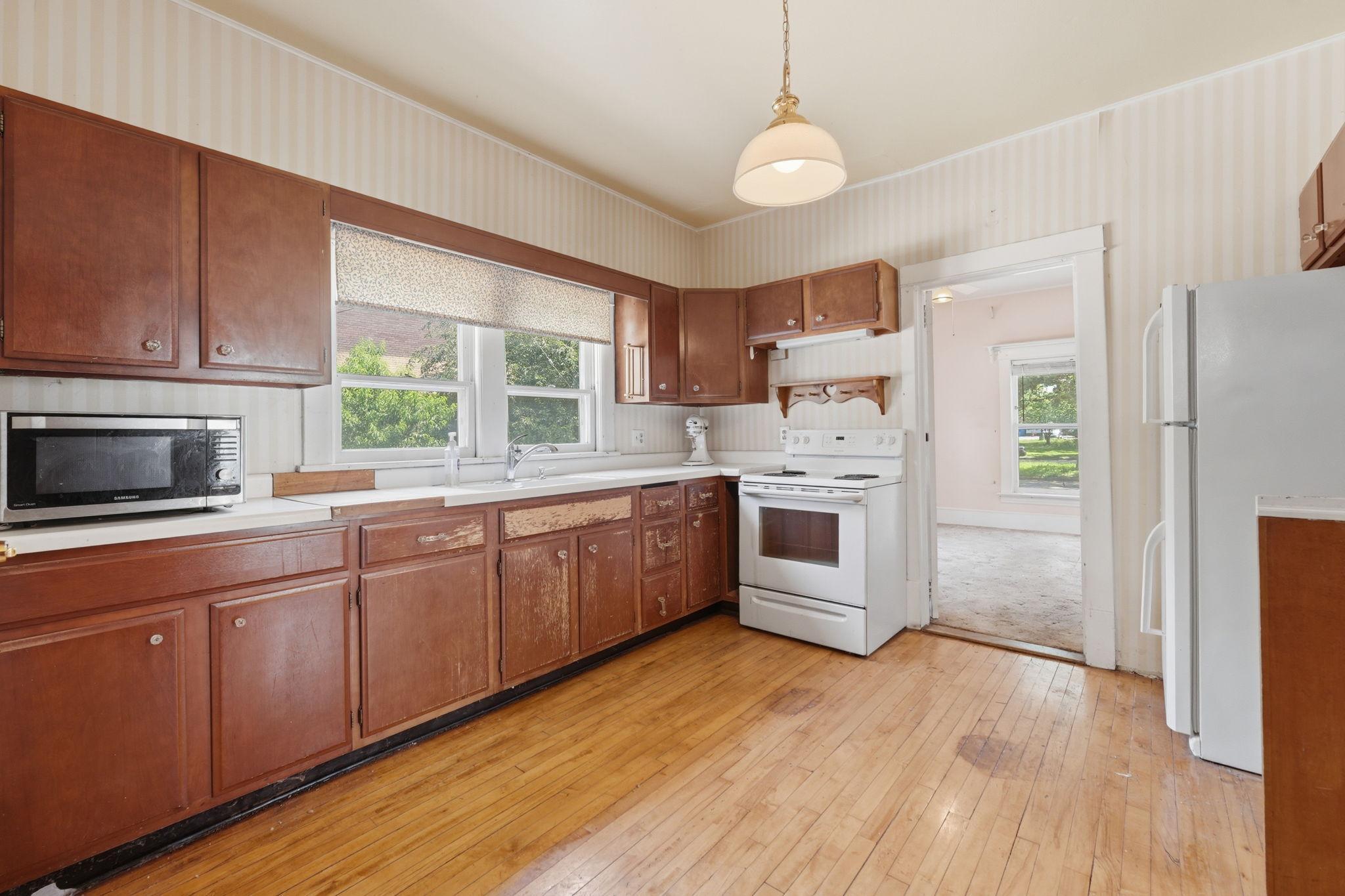 921 27th Avenue Se Property Photo 9