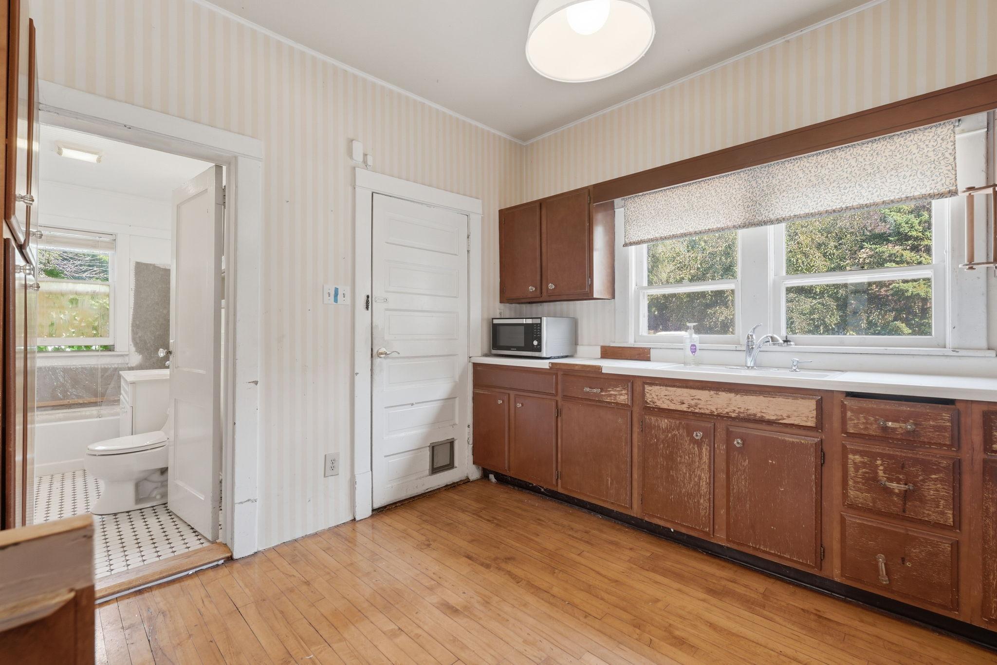 921 27th Avenue Se Property Photo 11