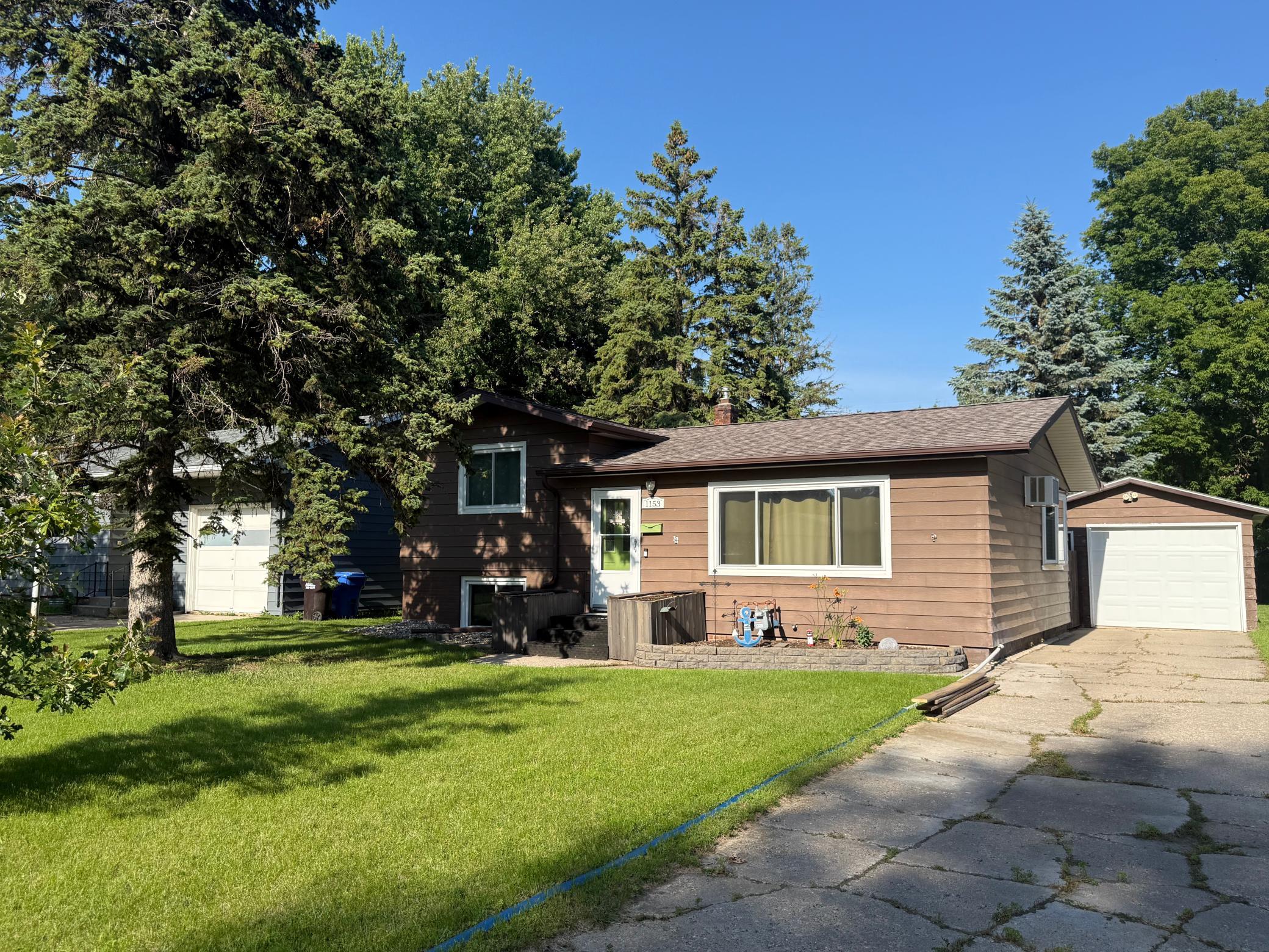 1153 Rossman Avenue Property Photo 1