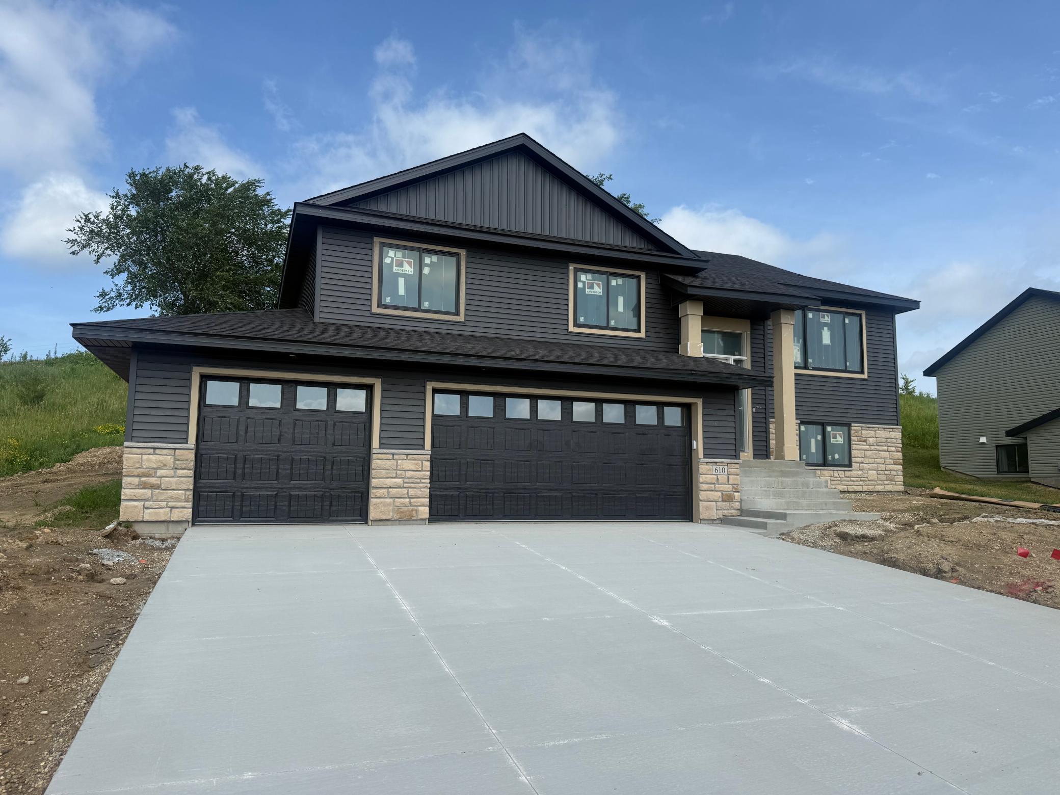 610 Mulligan Drive Property Photo 1