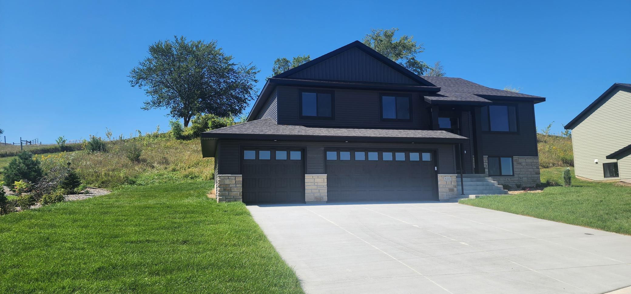 610 Mulligan Drive Property Photo 1