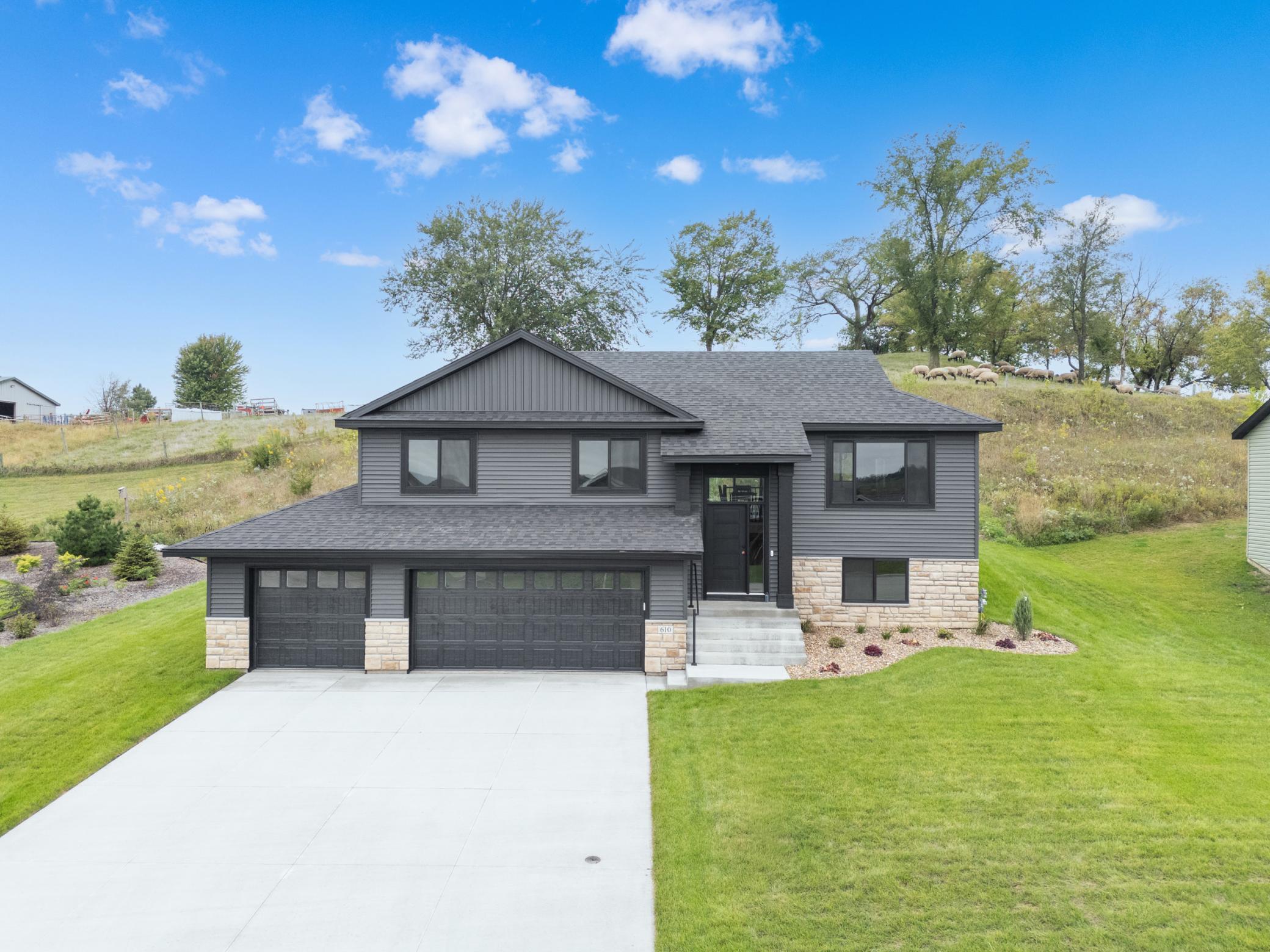 610 Mulligan Drive Property Photo 1