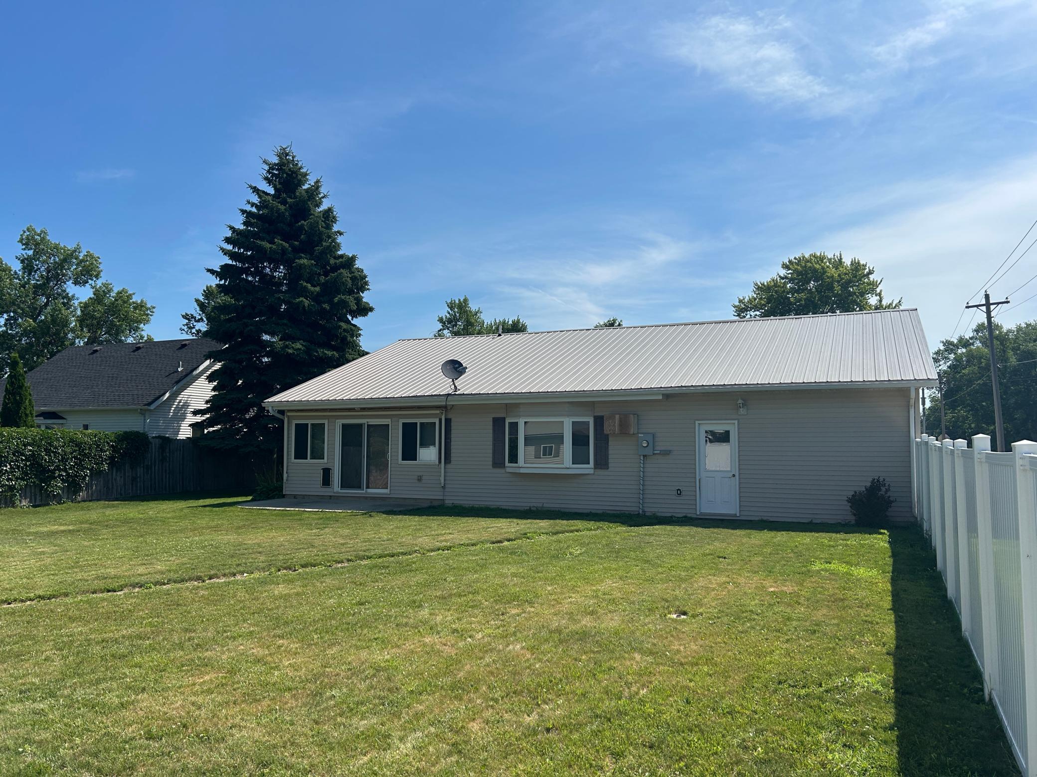 137 Maple Street Property Photo 4