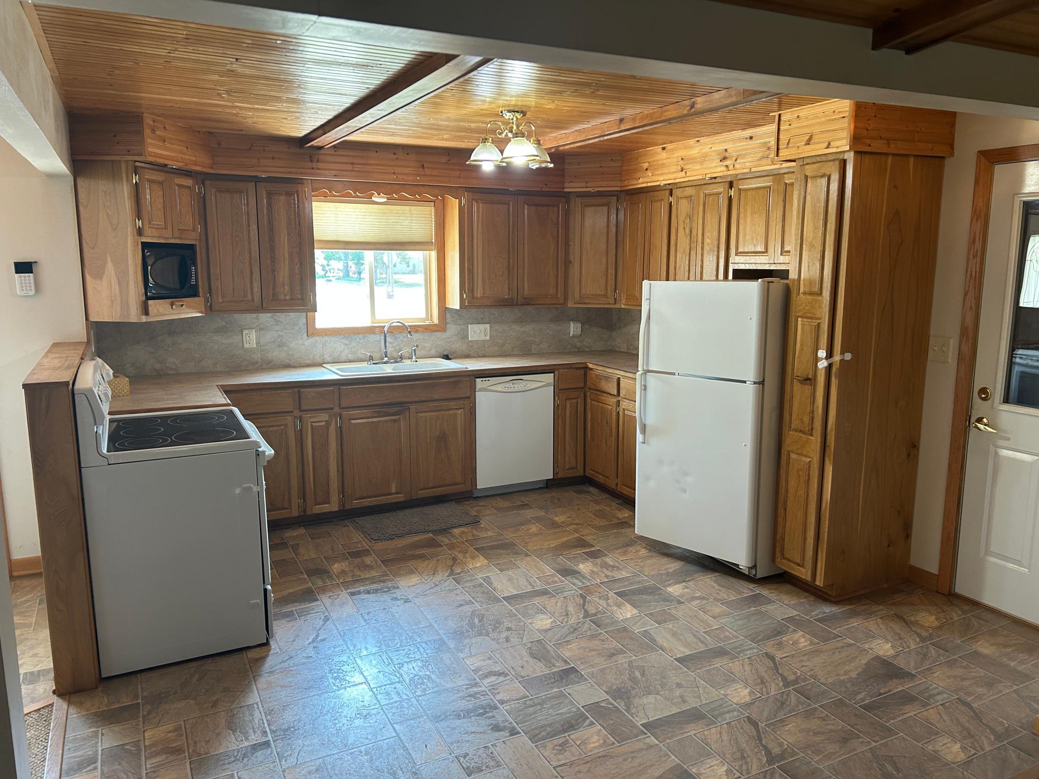 137 Maple Street Property Photo 6