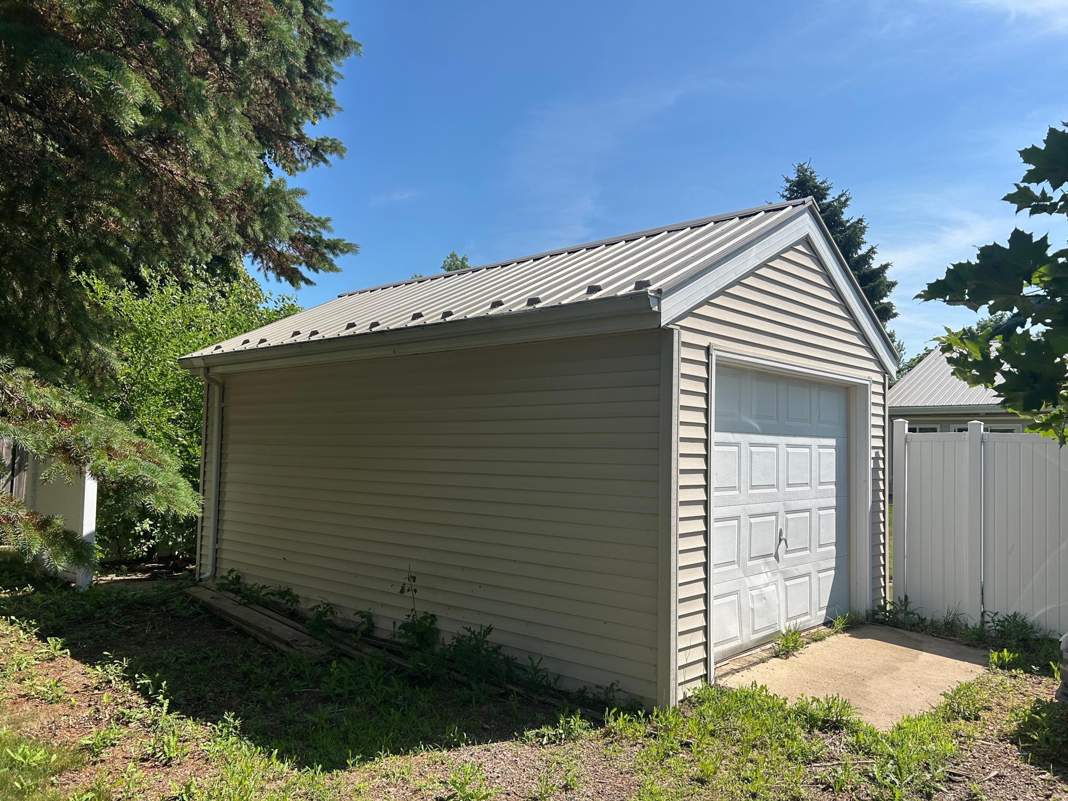 137 Maple Street Property Photo 26