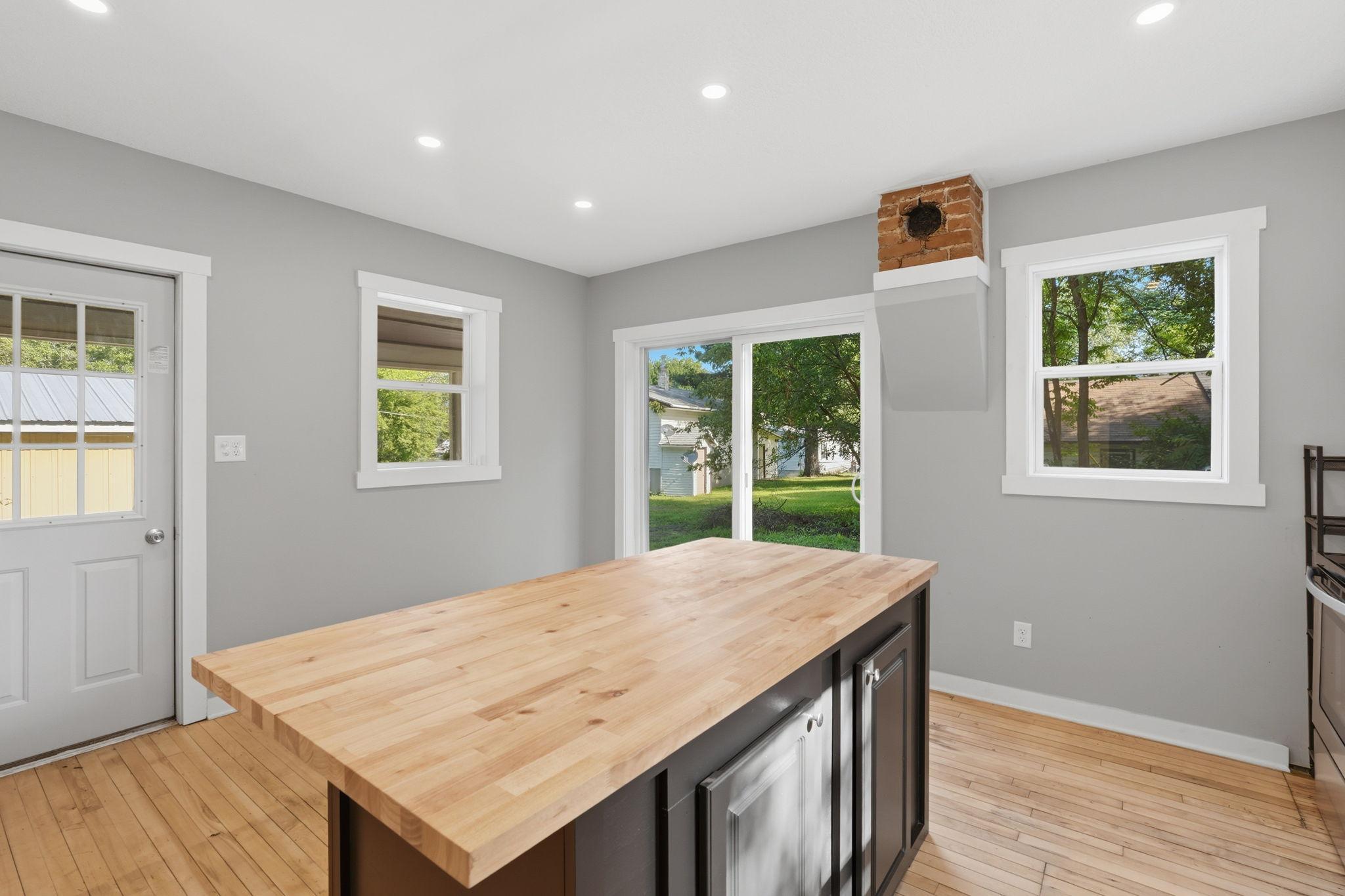 211 Central Property Photo 9