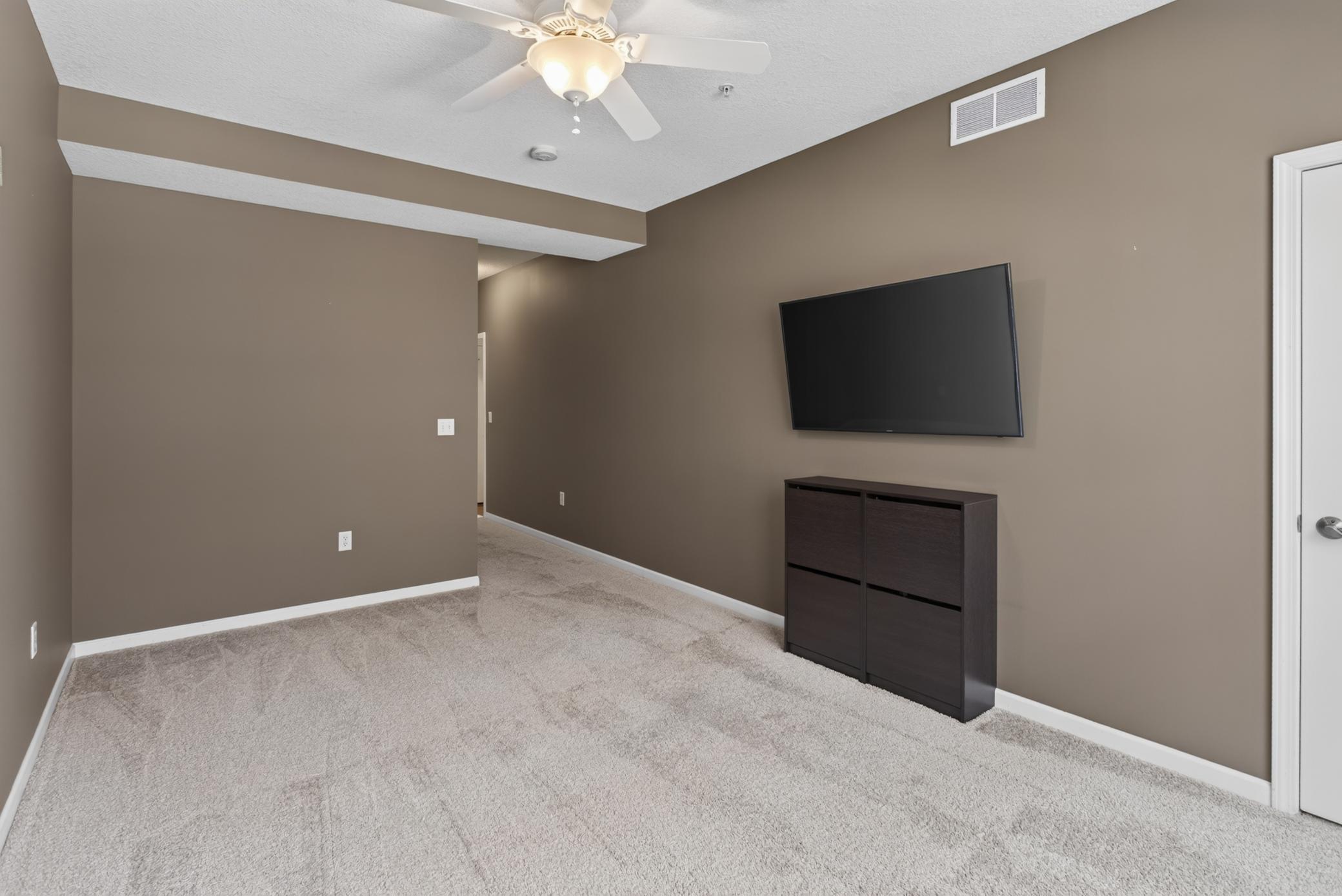 270 4th Street E 102 Property Photo 15