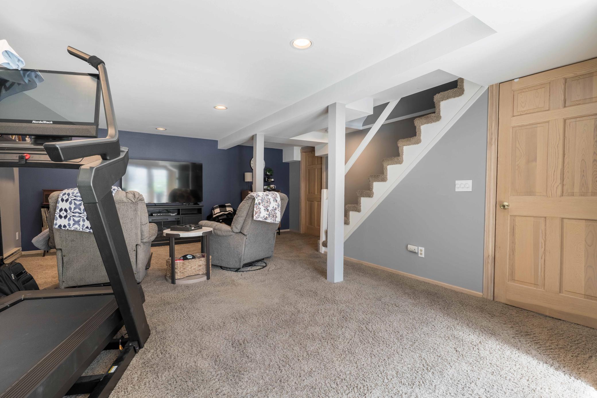 208 N Broadway Property Photo 22