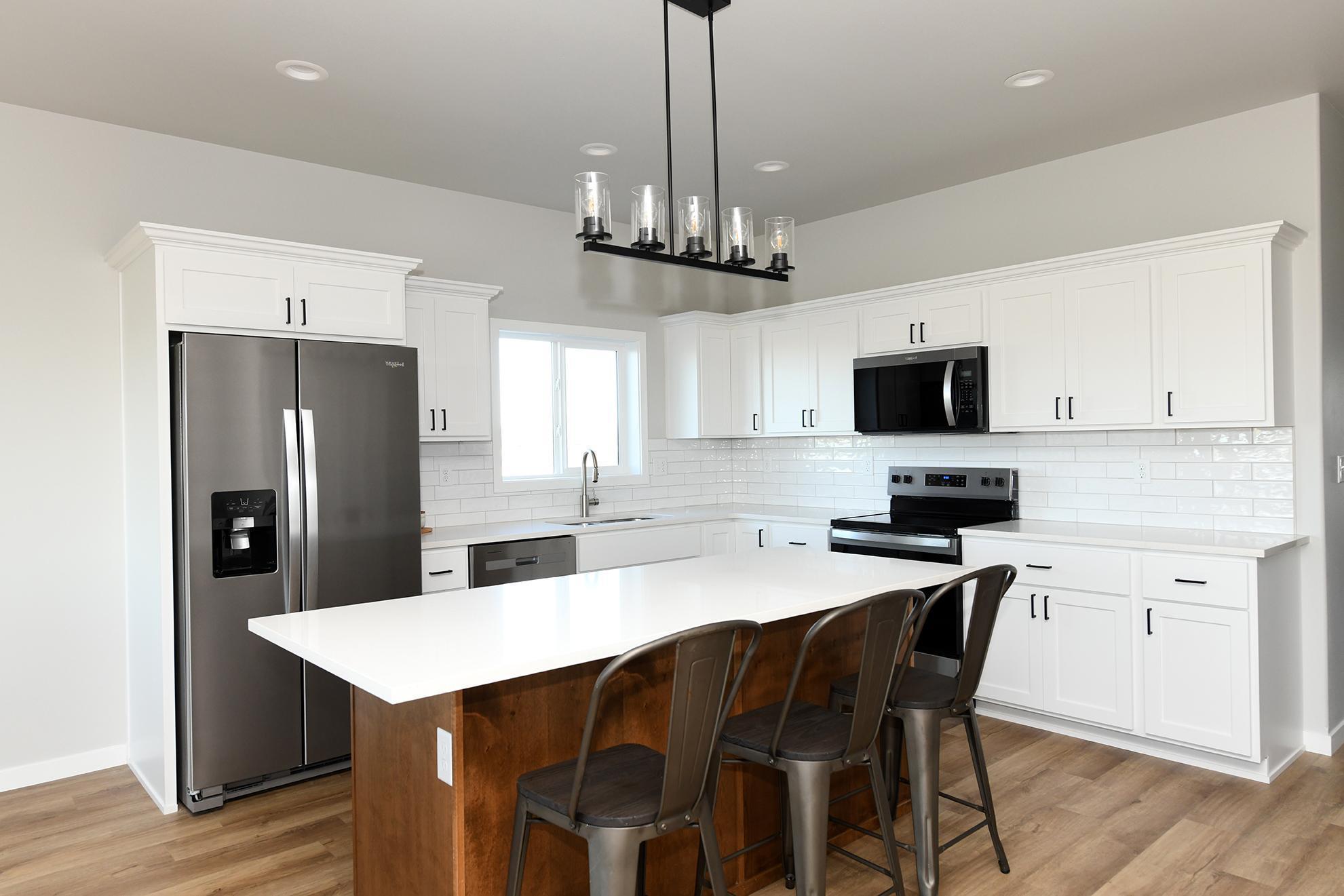 6715 Deer Creek Loop Property Photo 4