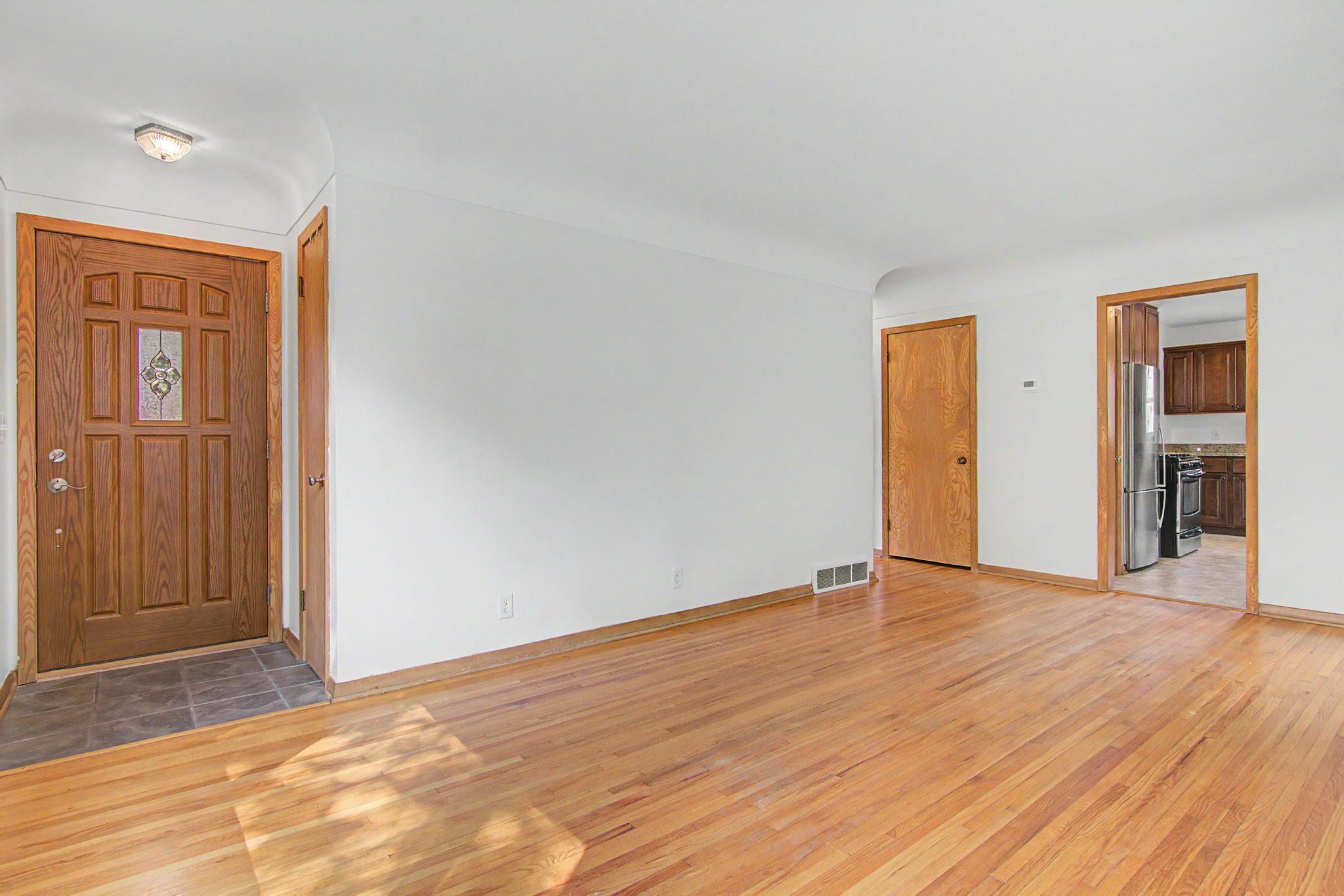 3456 Lee Avenue N Property Photo 6