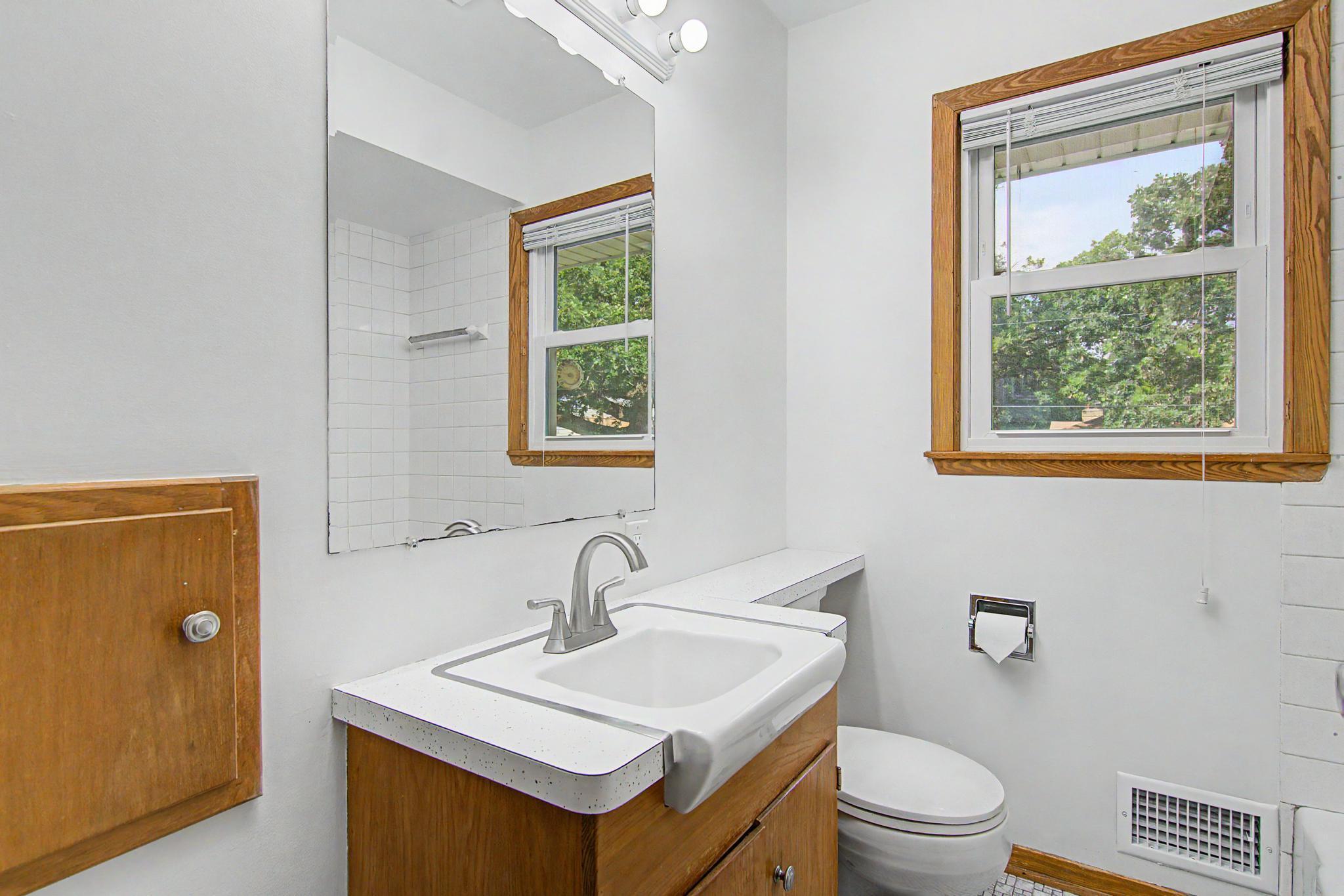 3456 Lee Avenue N Property Photo 10