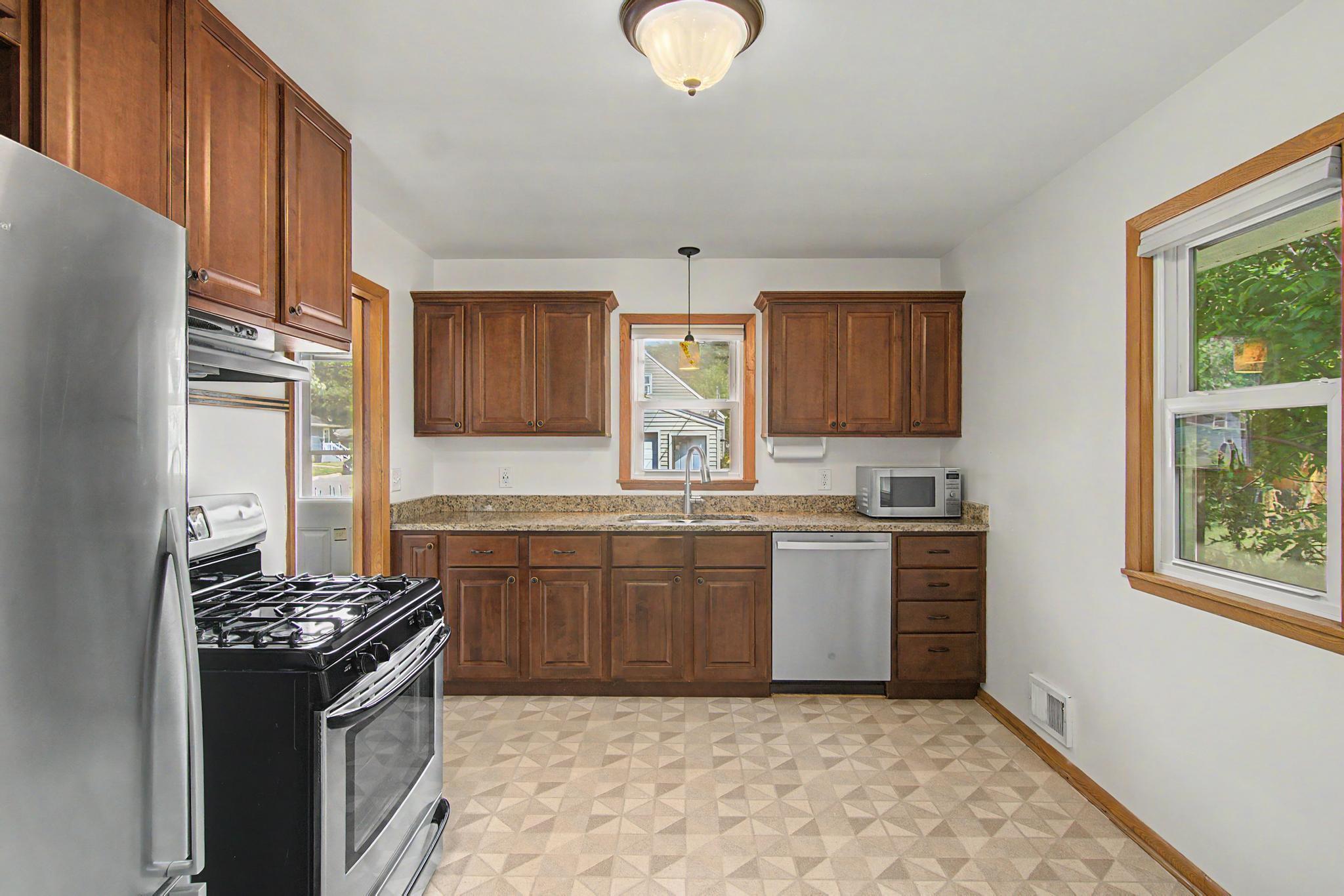 3456 Lee Avenue N Property Photo 15