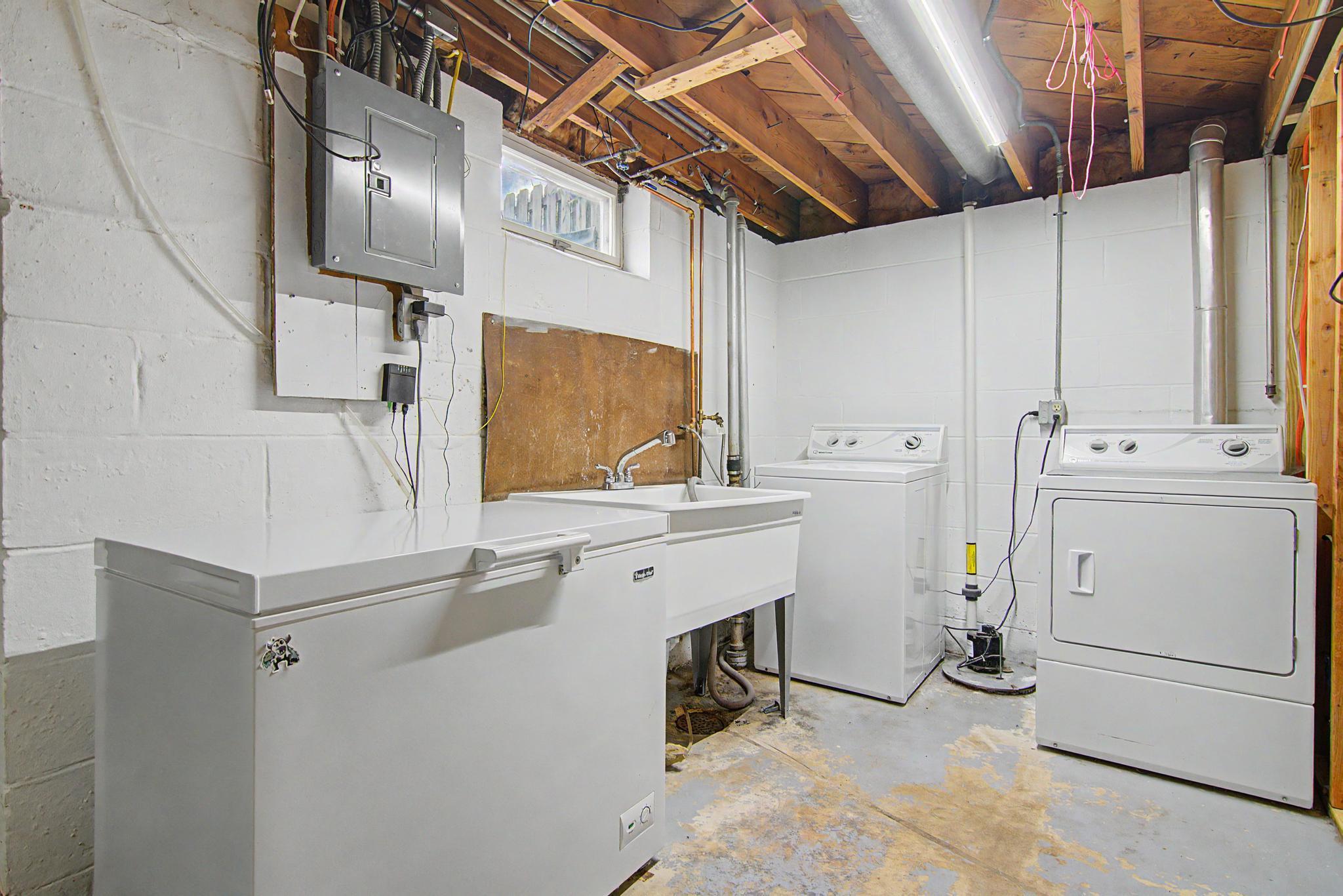 3456 Lee Avenue N Property Photo 22