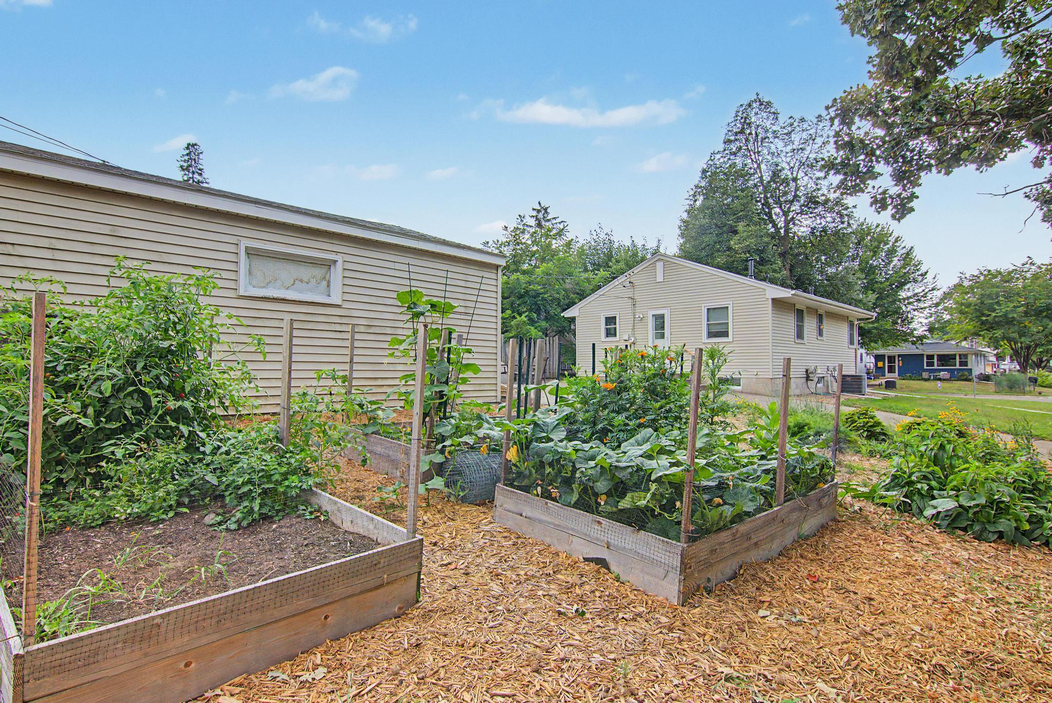 3456 Lee Avenue N Property Photo 26