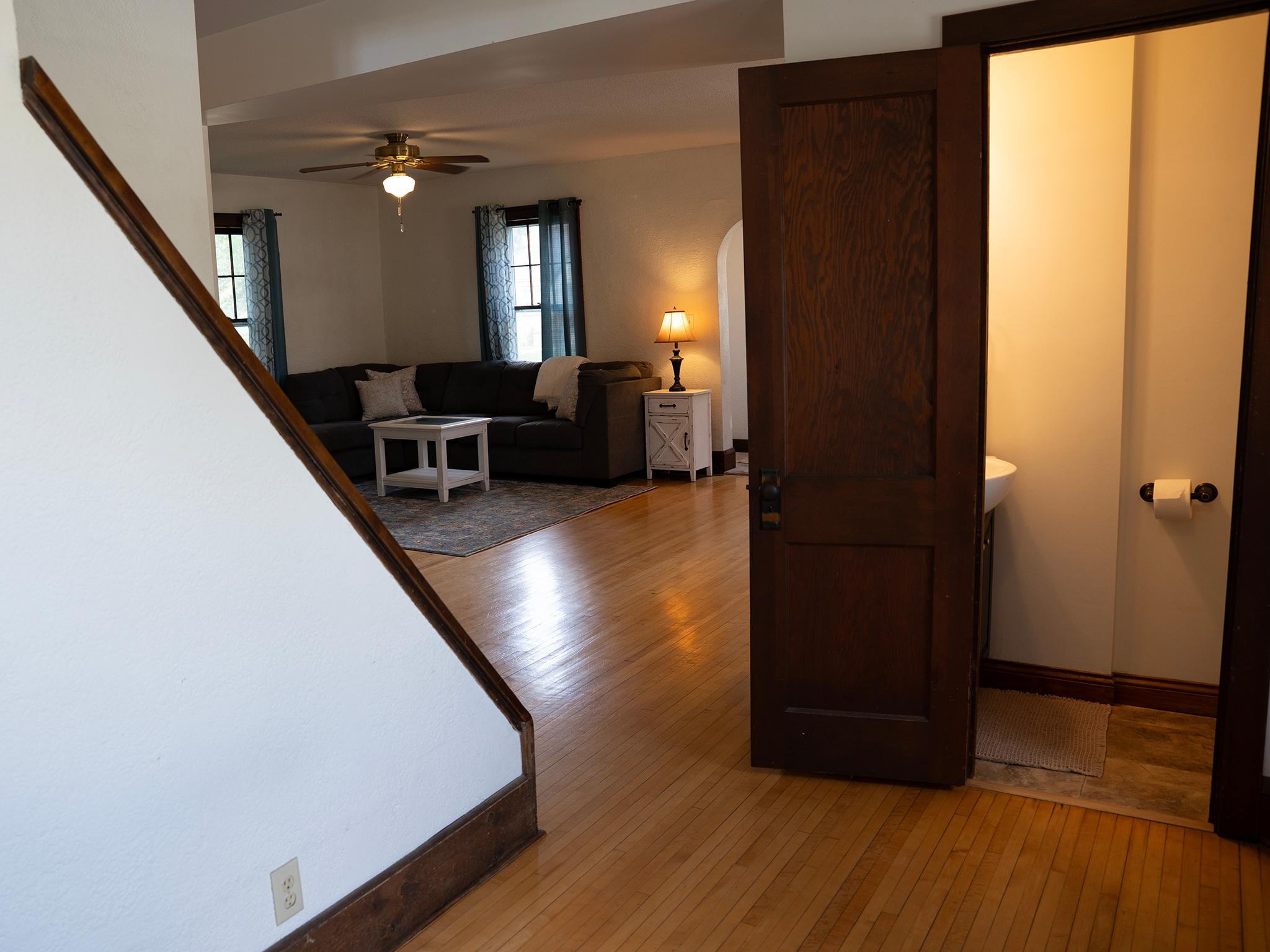 619 E Wells Street Property Photo 4