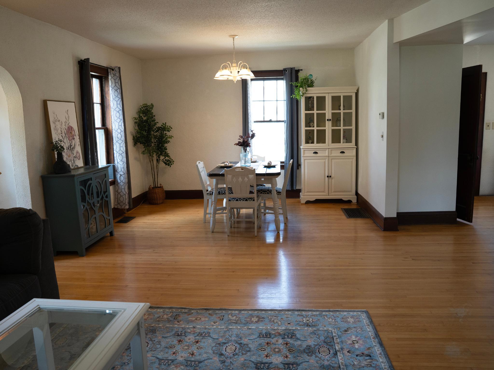 619 E Wells Street Property Photo 11