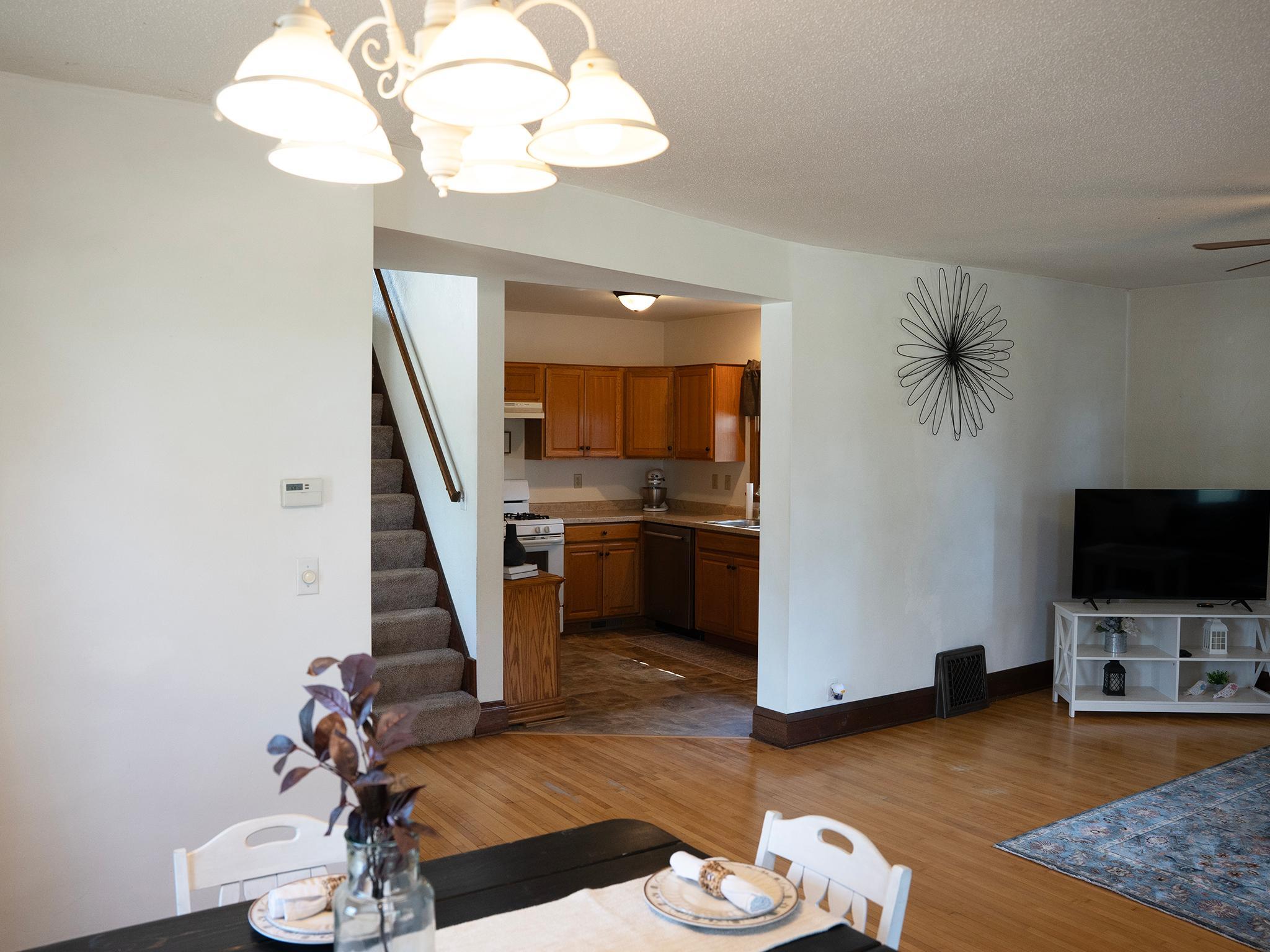 619 E Wells Street Property Photo 14