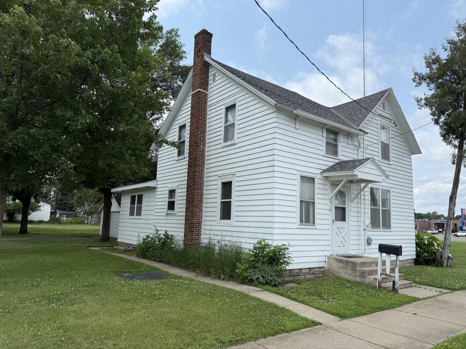 317 3rd Avenue S Property Photo 1