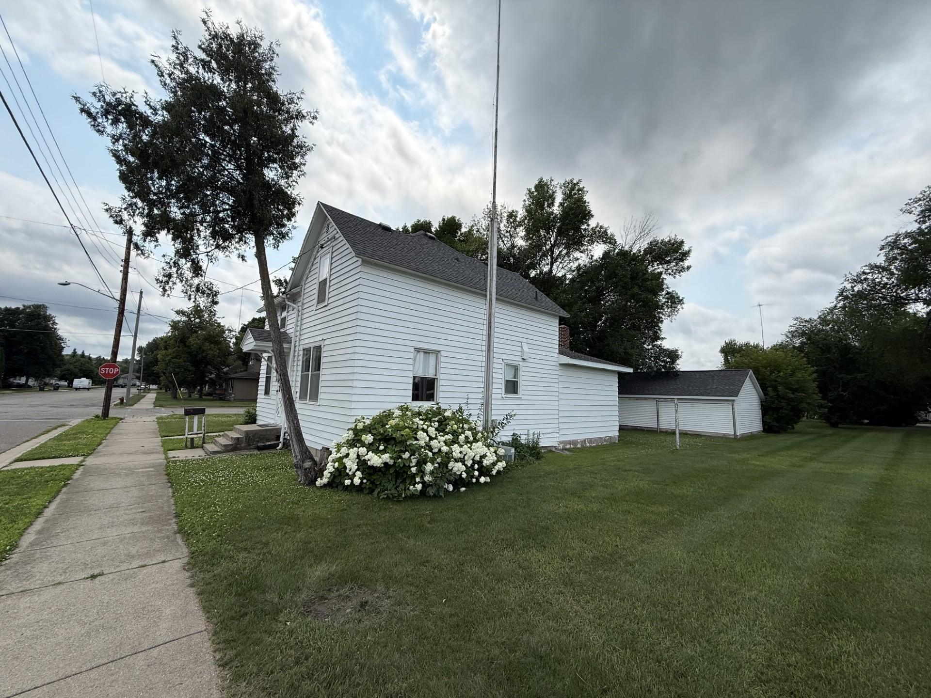 317 3rd Avenue S Property Photo 3