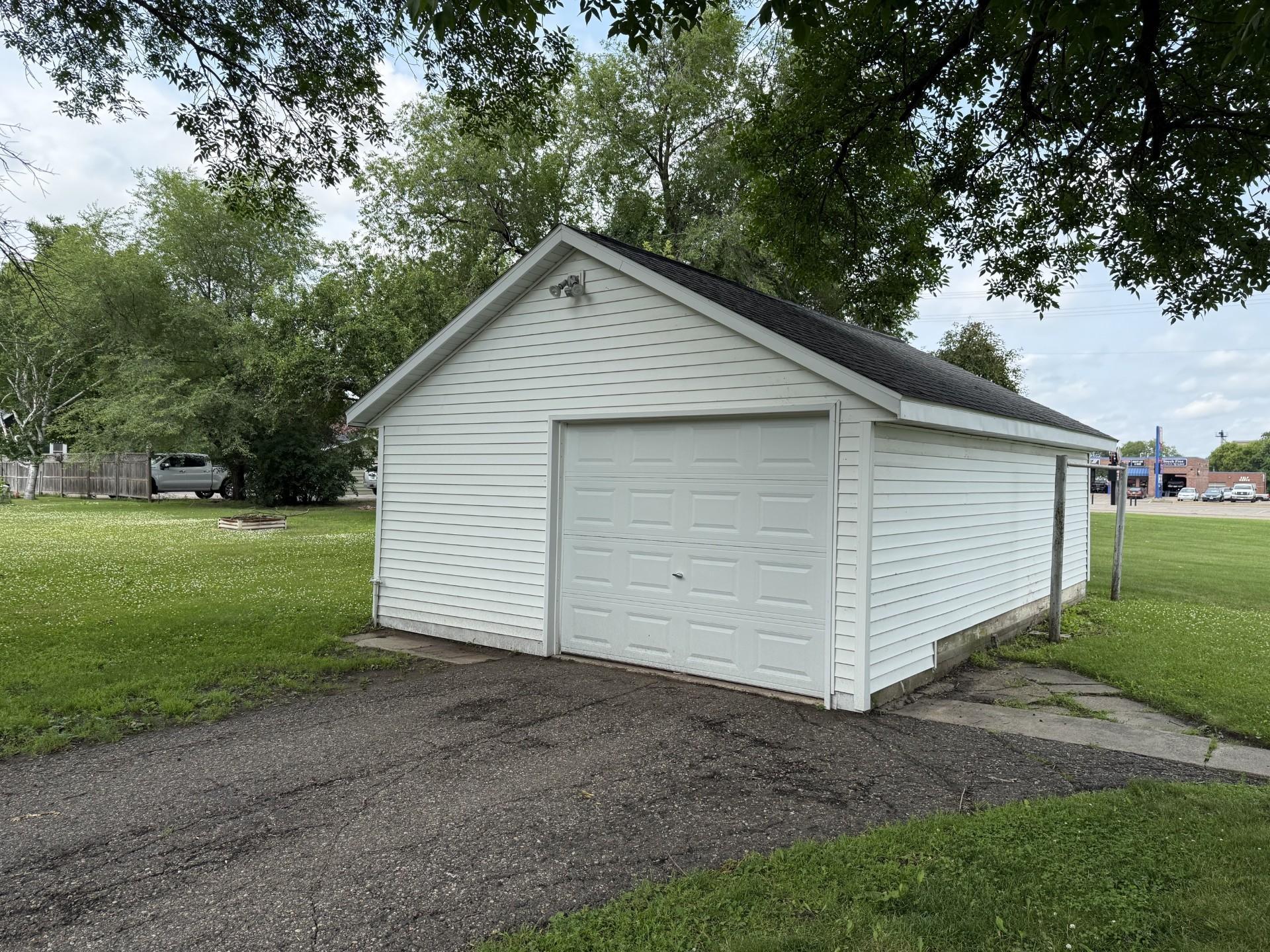317 3rd Avenue S Property Photo 4