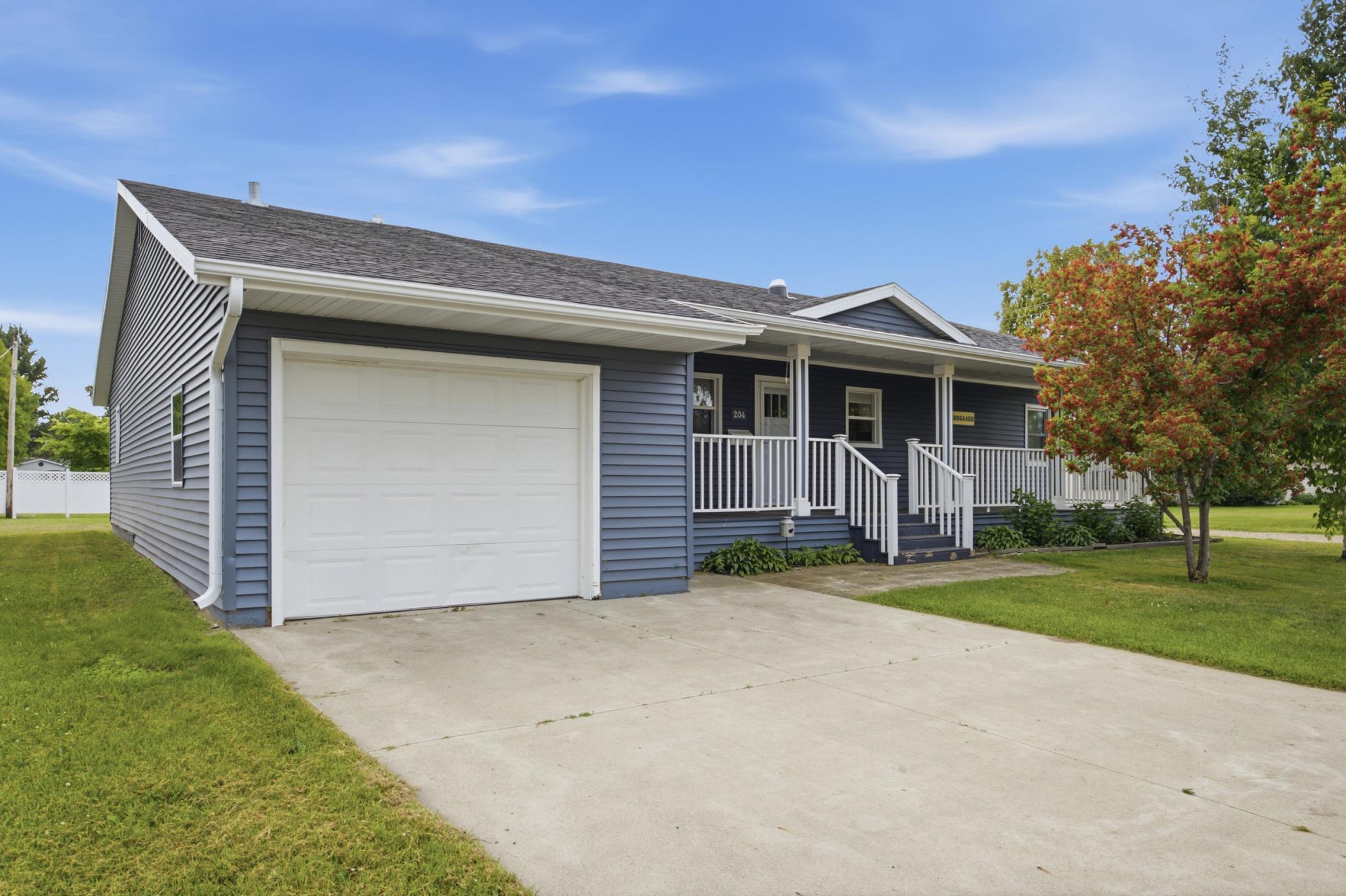 204 4th Avenue E Property Photo 1