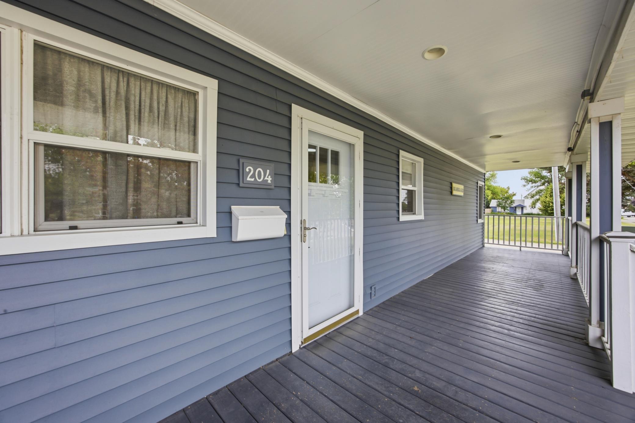 204 4th Avenue E Property Photo 4