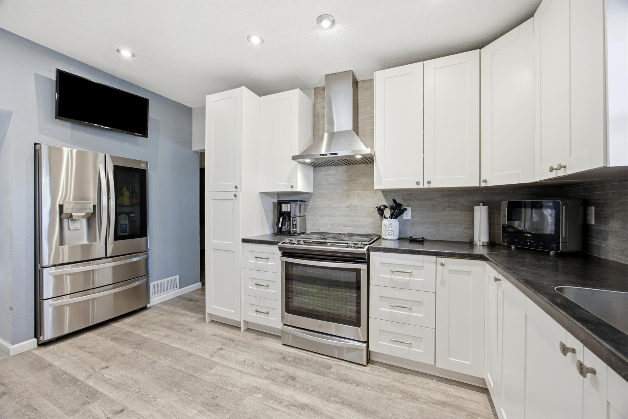 204 4th Avenue E Property Photo 9