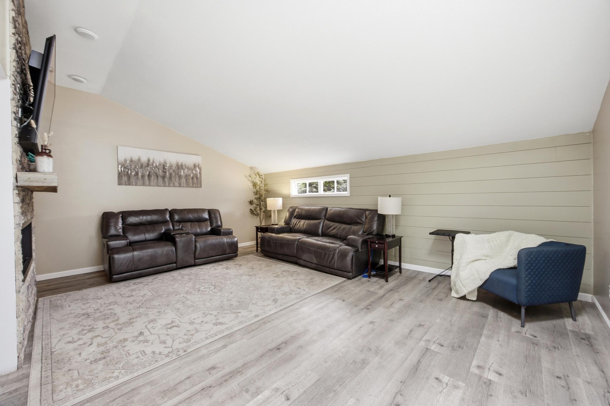 204 4th Avenue E Property Photo 13