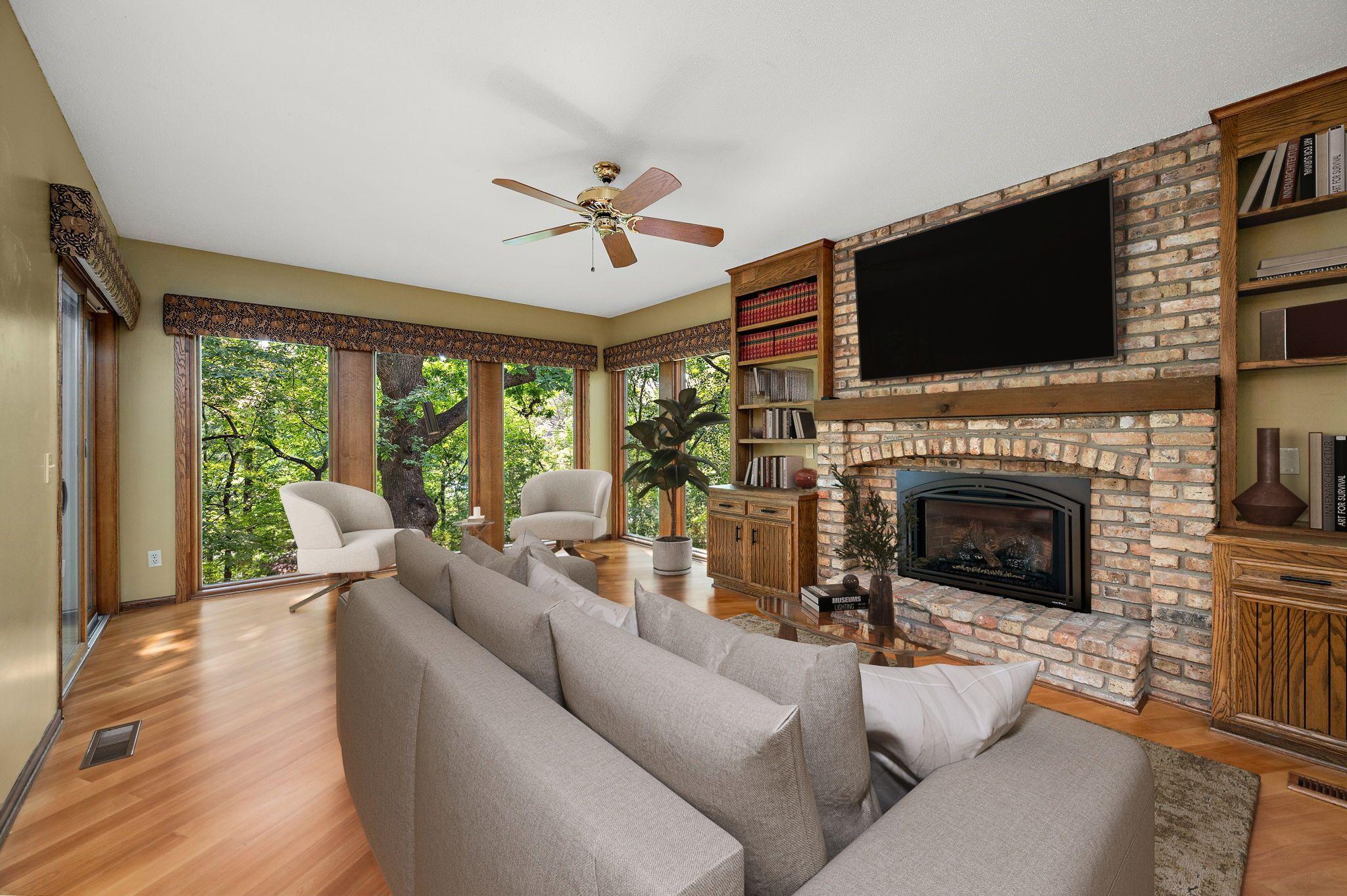 12050 48th Avenue N Property Photo 6